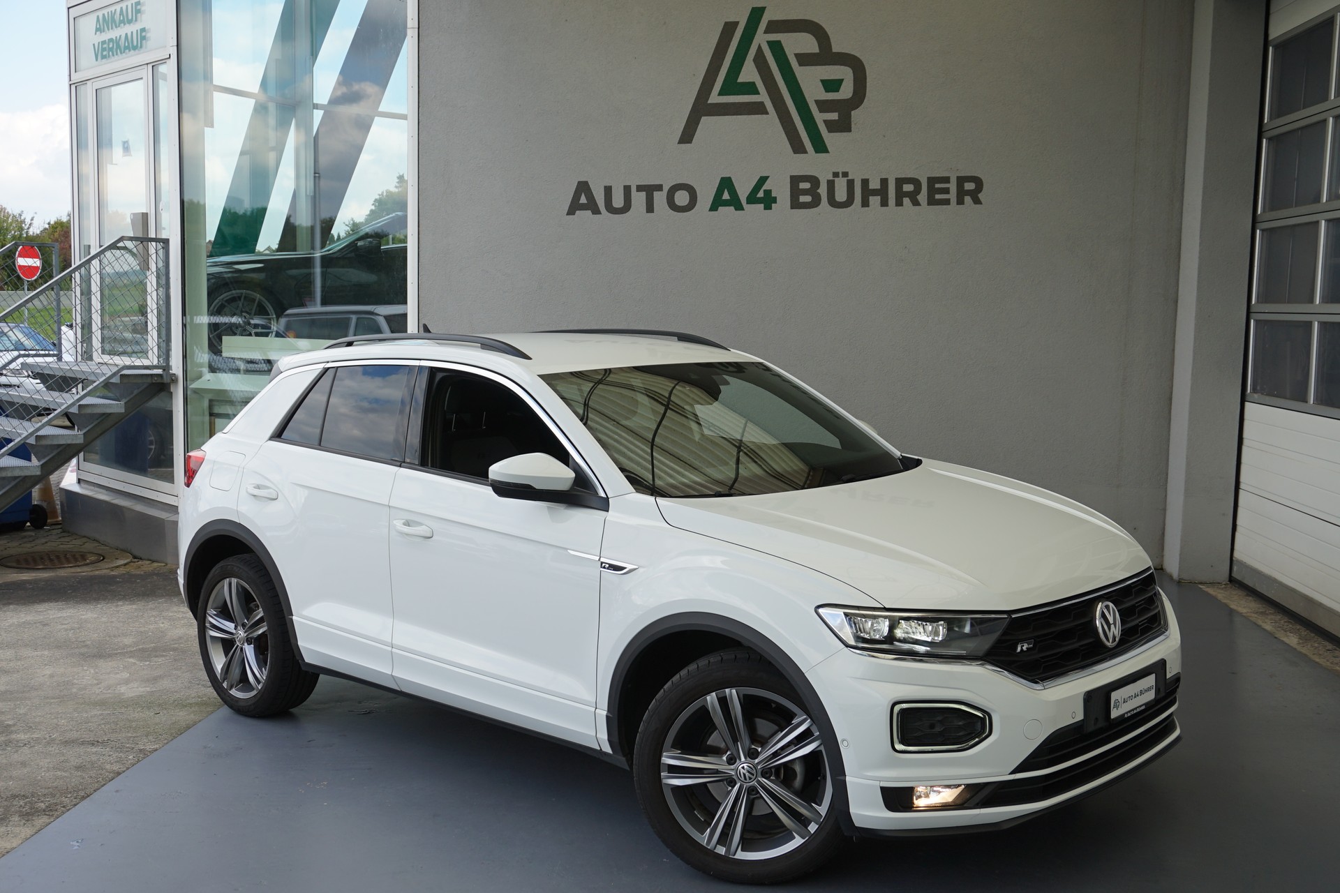 VW T-Roc 1.5 TSI EVO Advance 150PS 6-Gang Handschaltung-image-1