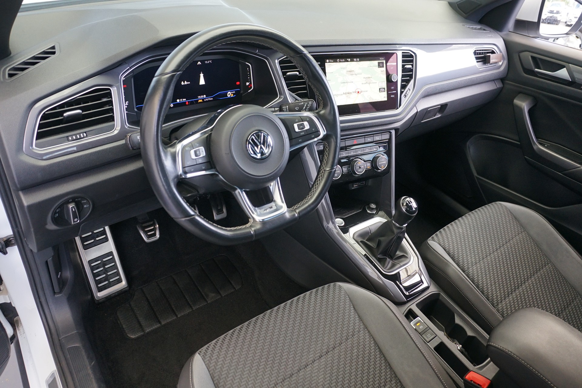 VW T-Roc 1.5 TSI EVO Advance 150PS 6-Gang Handschaltung-image-14