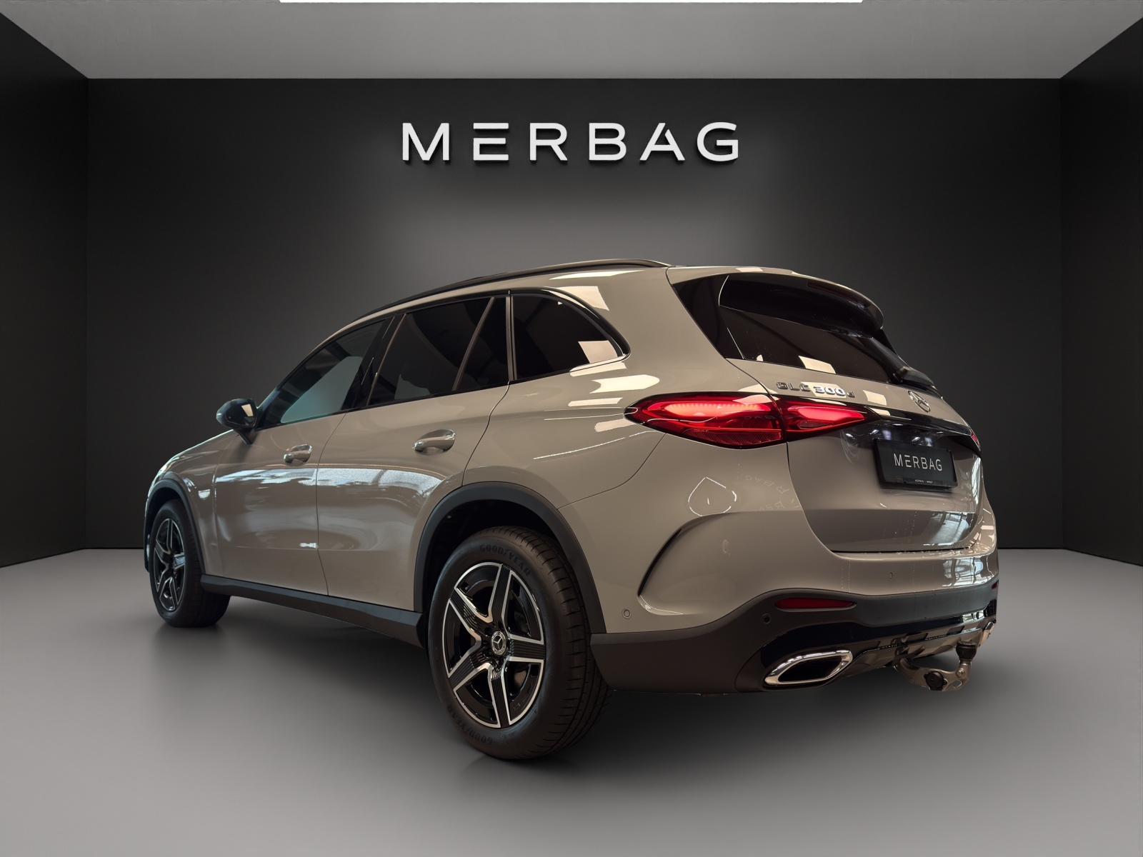 MERCEDES-BENZ GLC 300 d 4M 9G-Tronic AMG Line-image-3