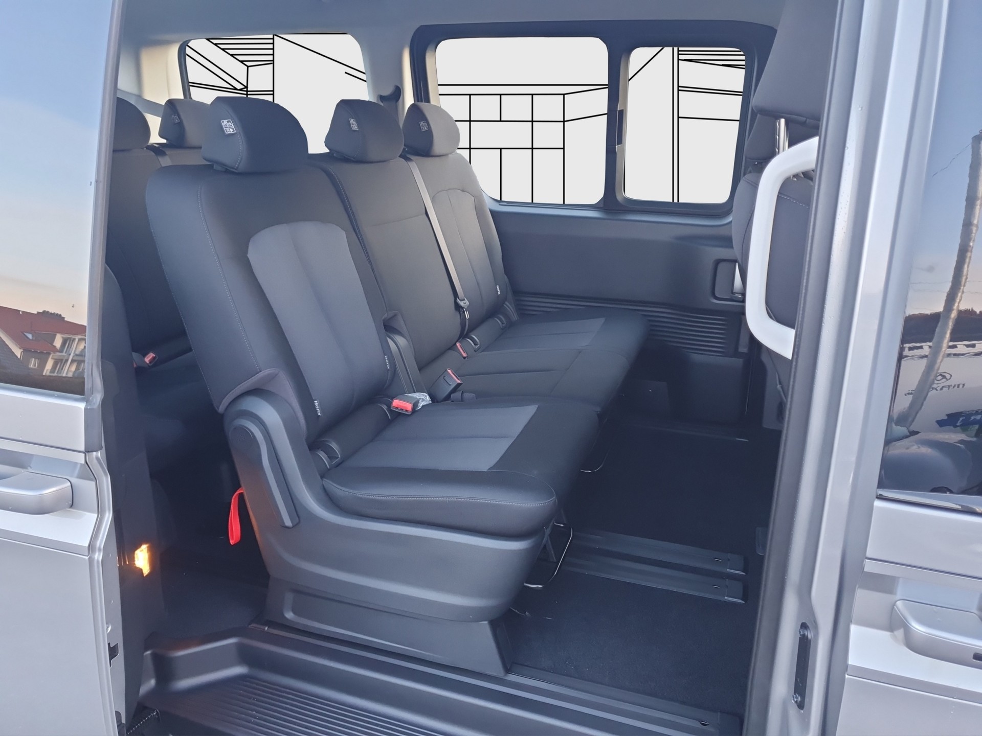 HYUNDAI Staria Wagon 1.6 Hybride Amplia 9 places-image-13