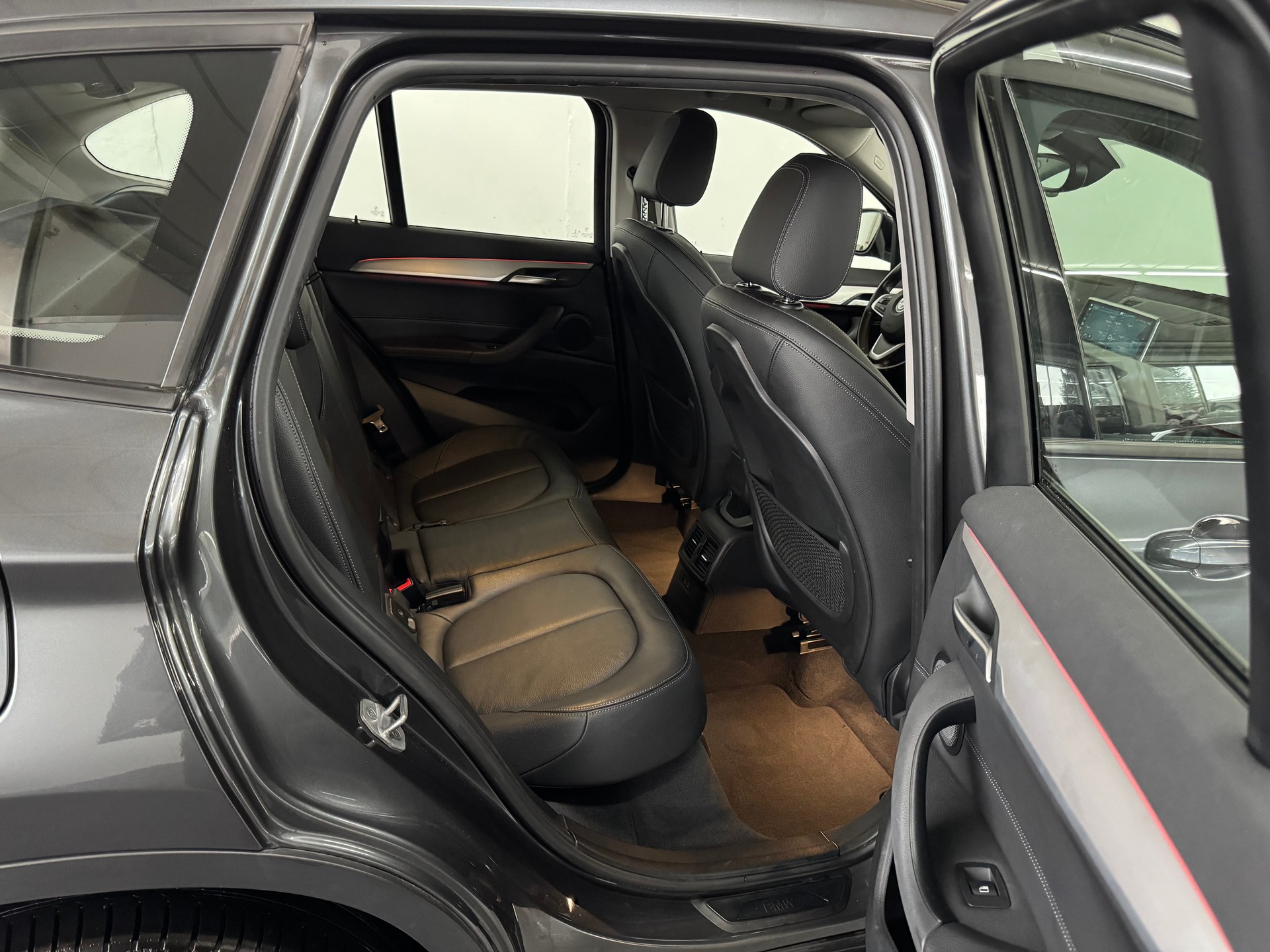 BMW X1 xDrive 18d Sport Line Steptronic-image-21