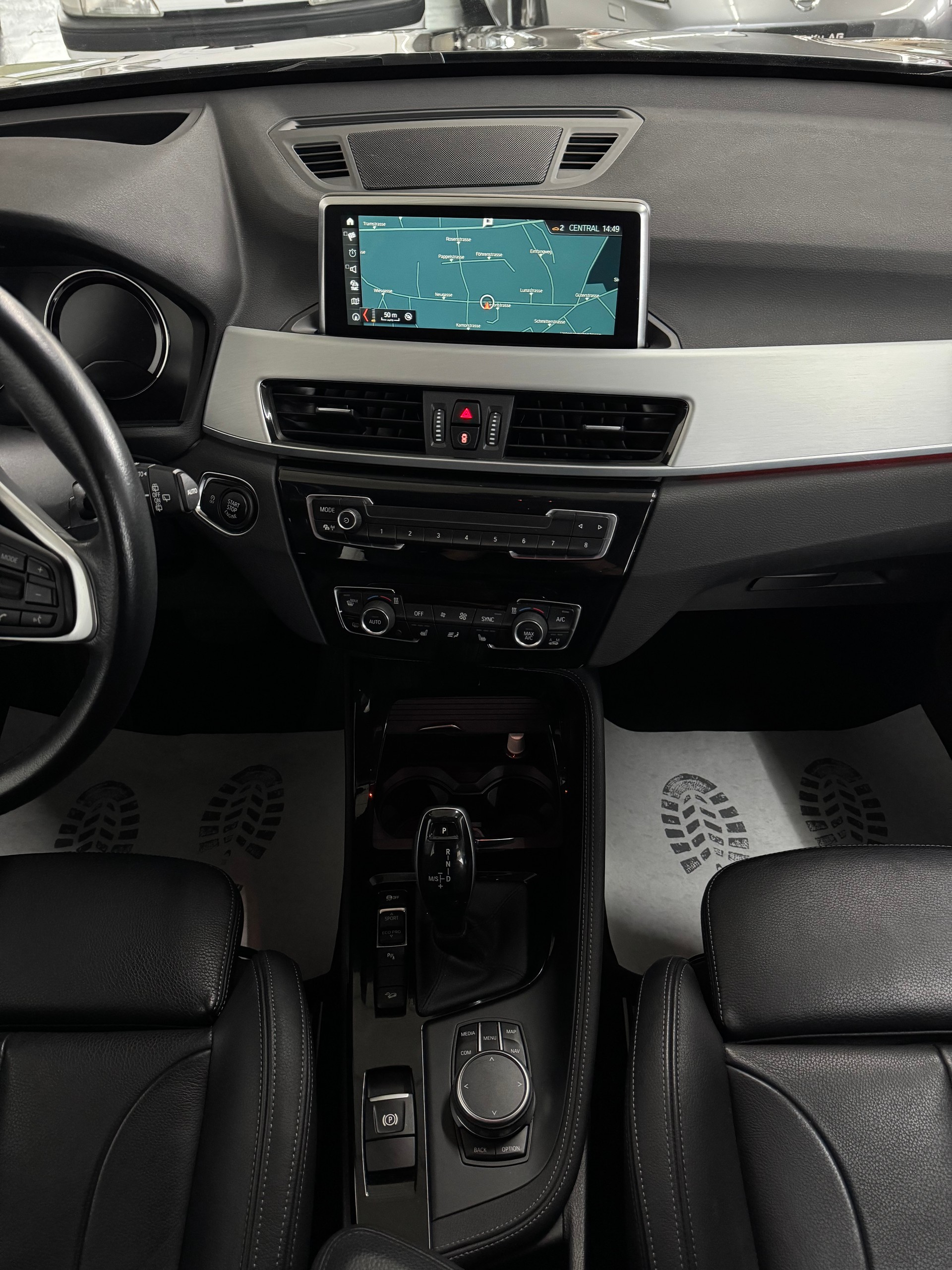 BMW X1 xDrive 18d Sport Line Steptronic-image-16
