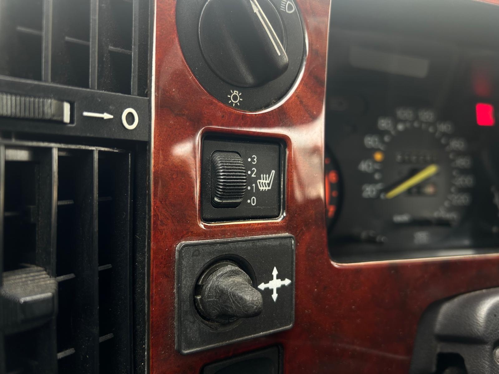 SAAB 900 2.0 turbo 16-image-16