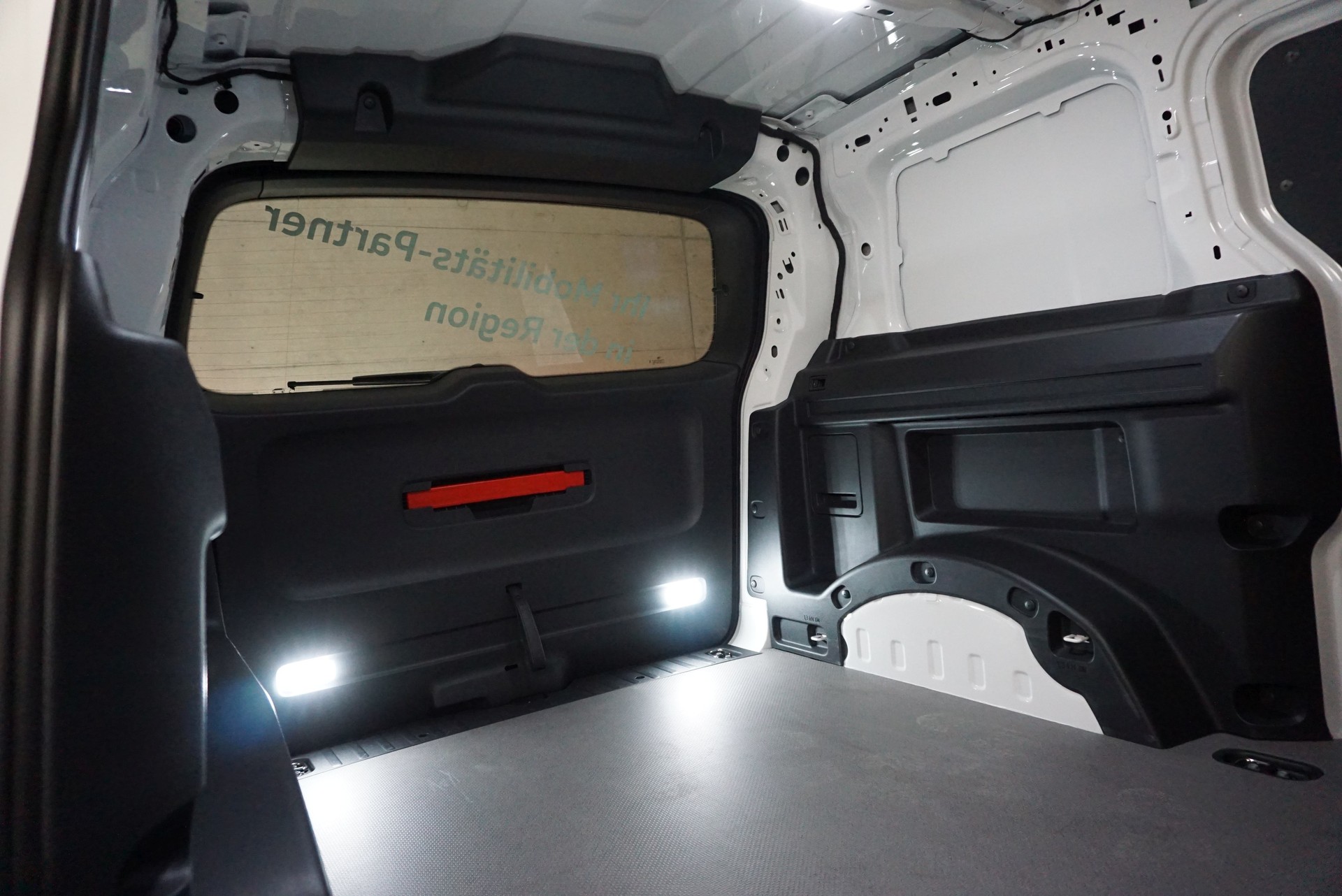 VW ID. Buzz Cargo-image-11