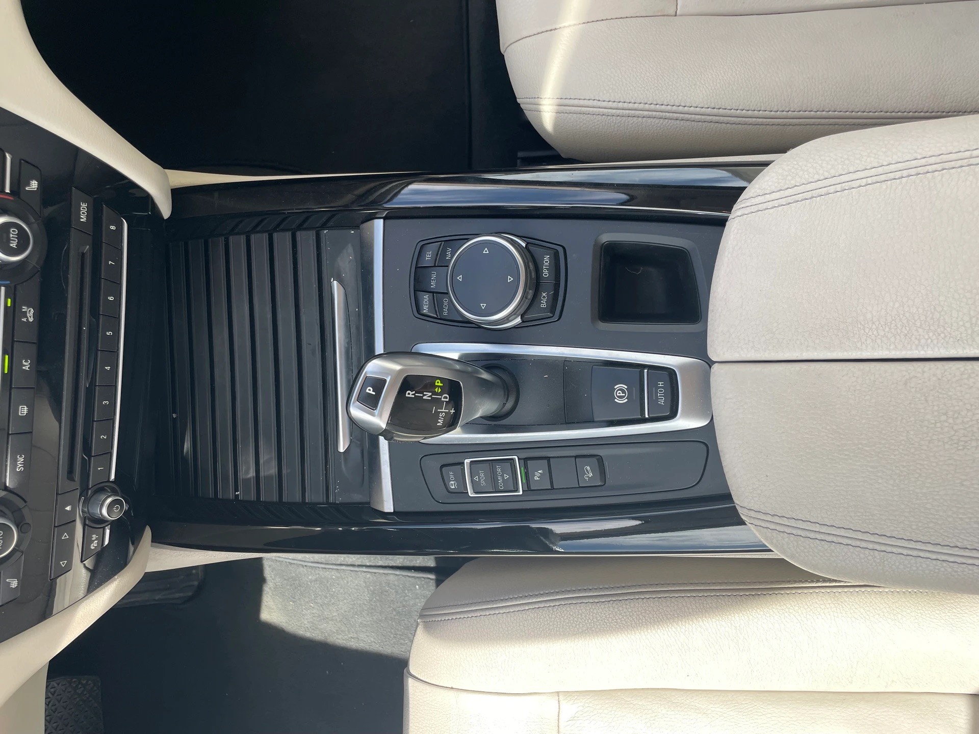 BMW X5 xDrive 25d Steptronic-image-13