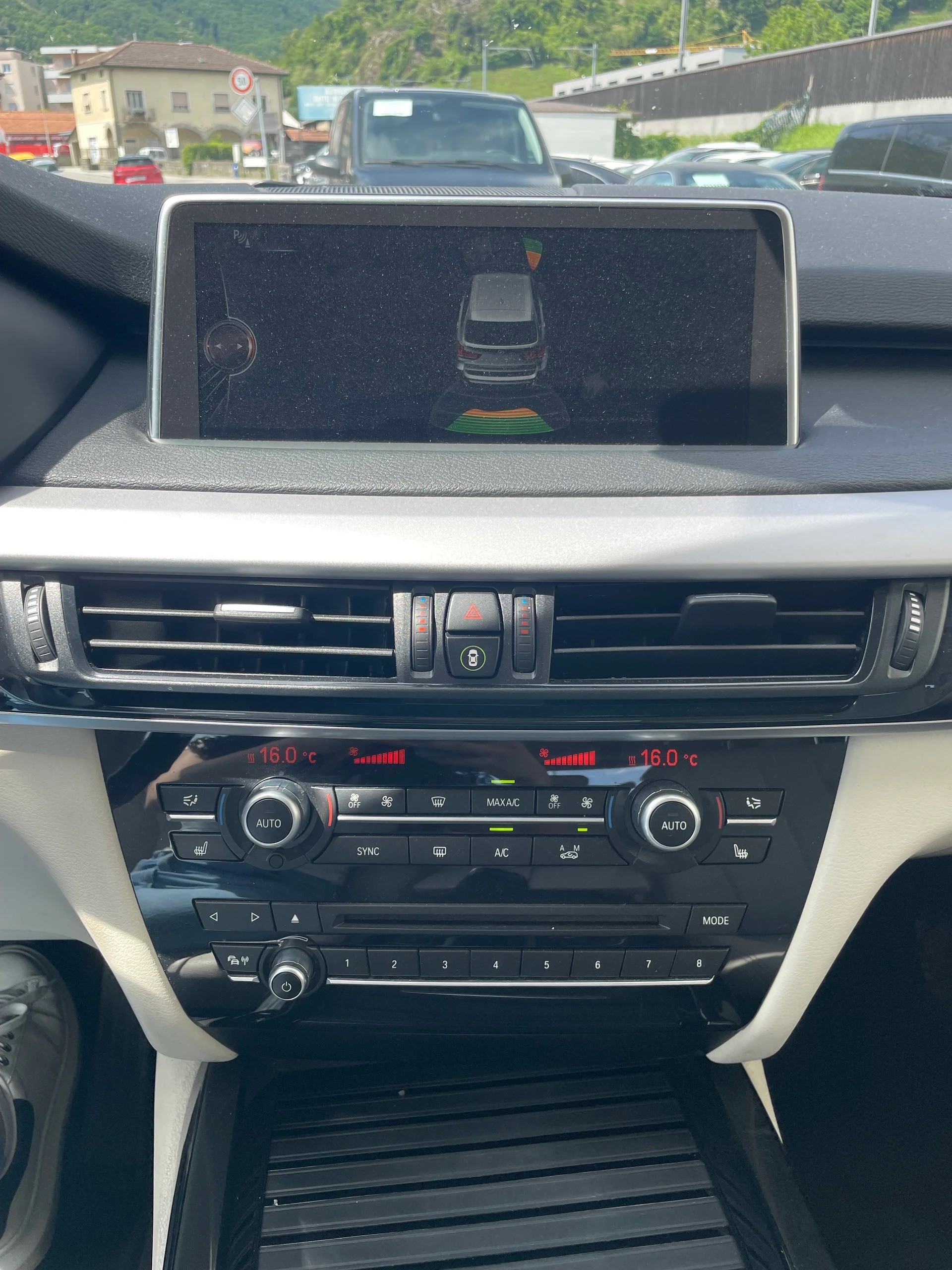 BMW X5 xDrive 25d Steptronic-image-12