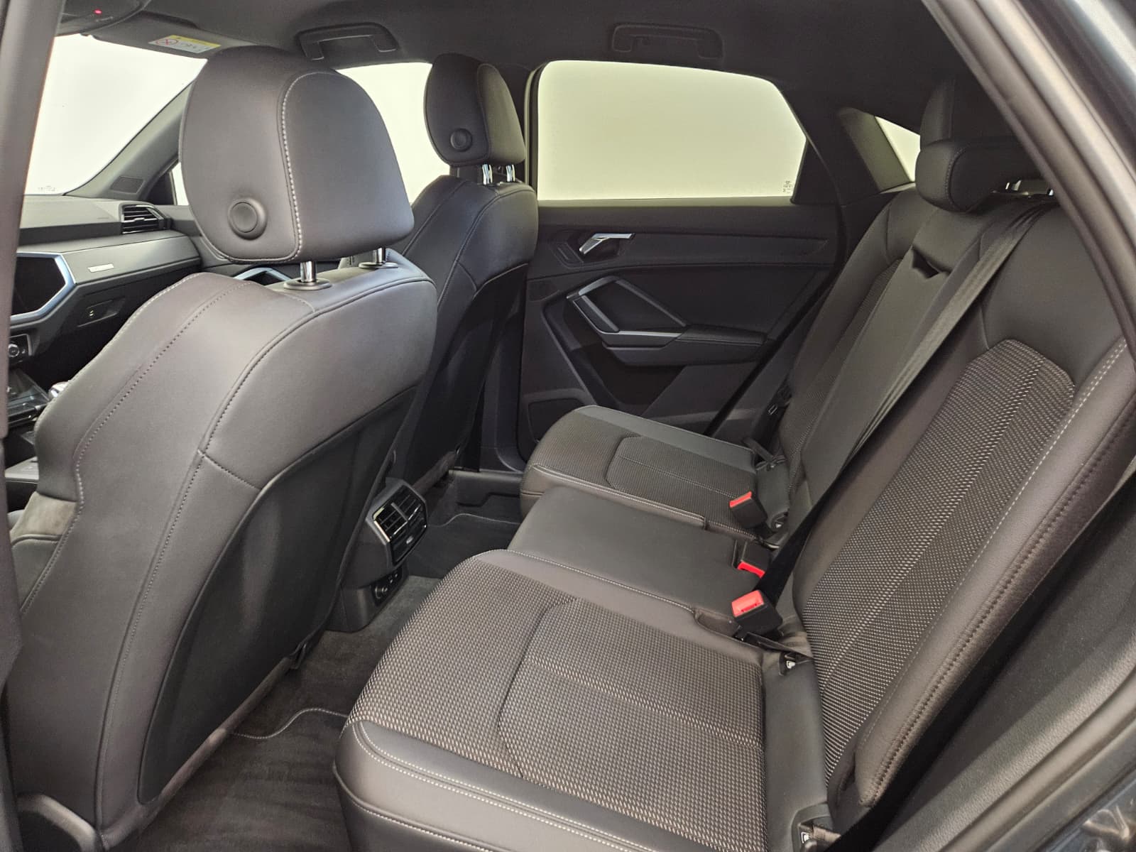 AUDI Q3 Sportback 35 TFSI S line Attraction S-tronic-image-12
