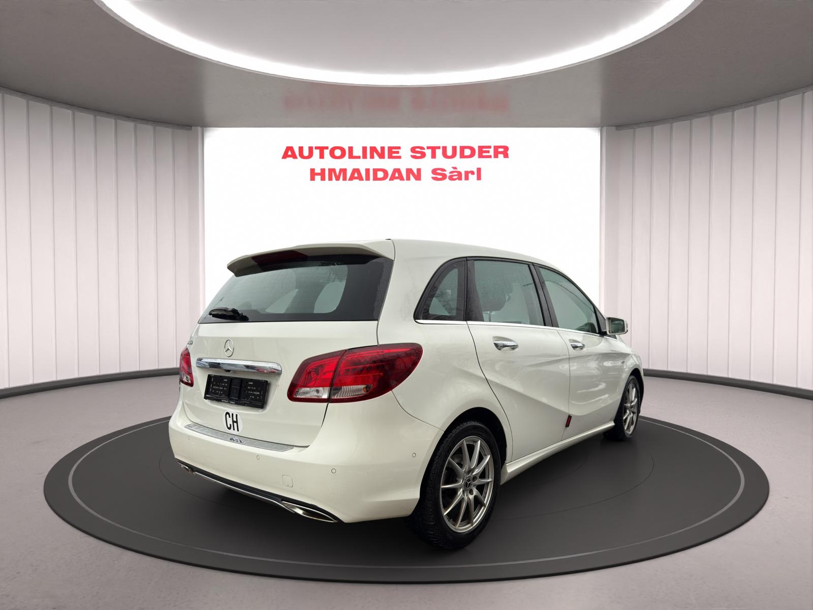 MERCEDES-BENZ B 180 Style-image-1