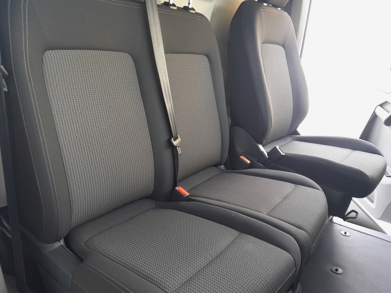 VW Transporter Kastenwagen BEV RS 3100mm 218PS AUT-image-11