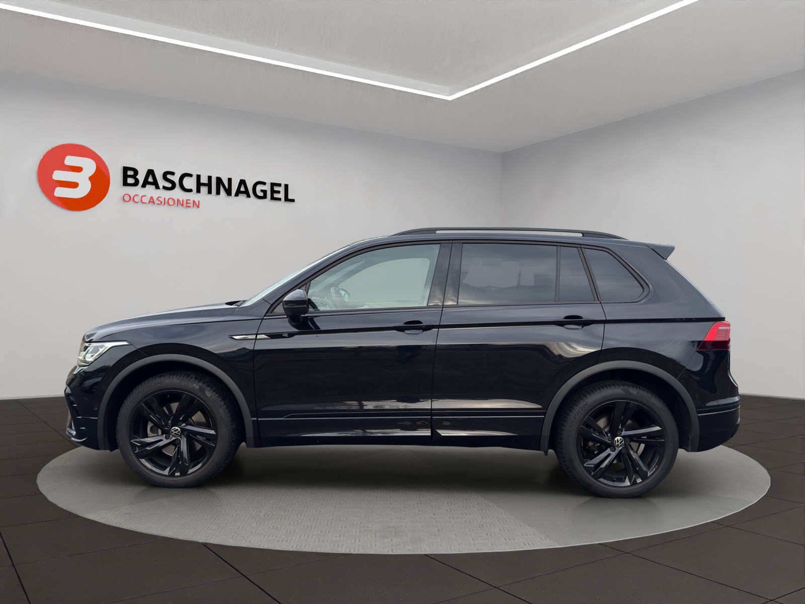 VW Tiguan 2.0TSI R-Line 4Motion DSG-image-1