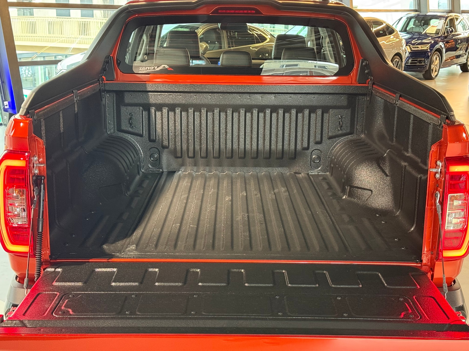 MAXUS T60 Max 2.0TDI 4x4 Automat-image-8