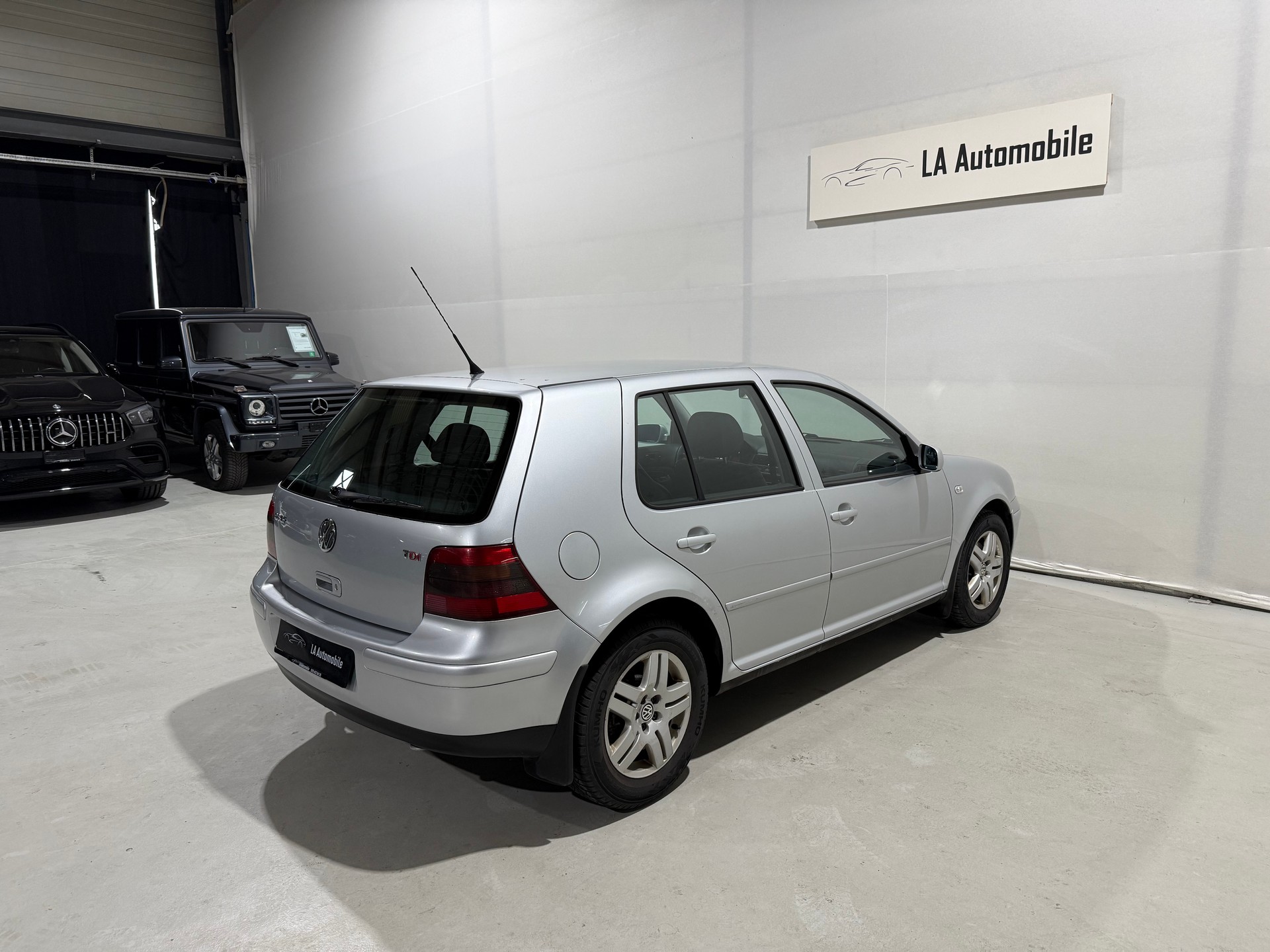 VW Golf 1.9 TDI PD Highline-image-8