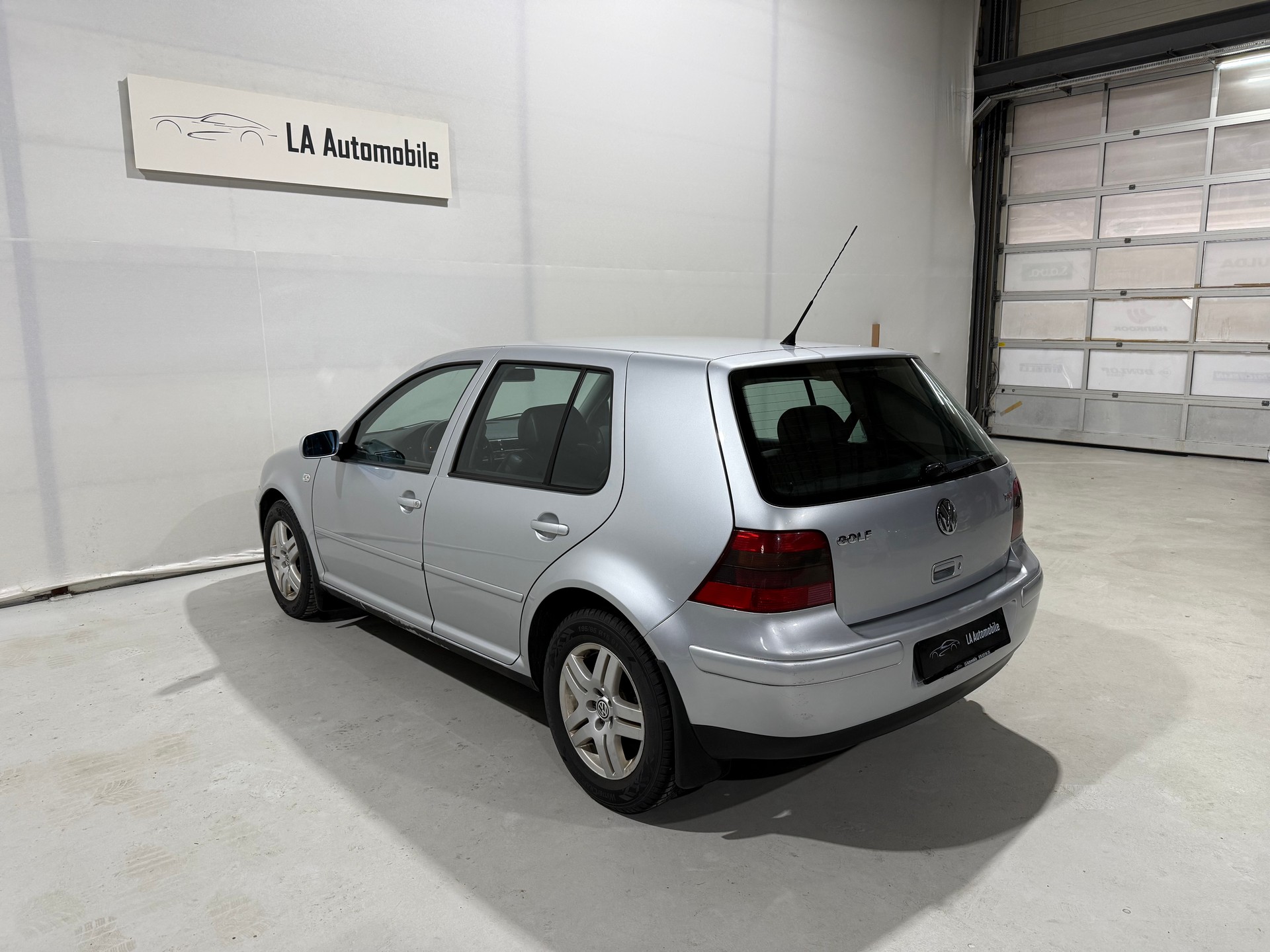 VW Golf 1.9 TDI PD Highline-image-9