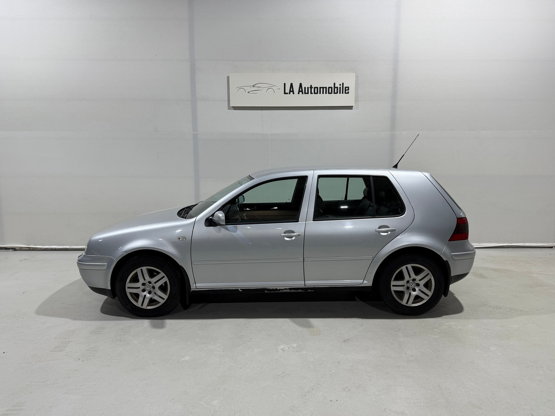 VW Golf 1.9 TDI PD Highline-image-2