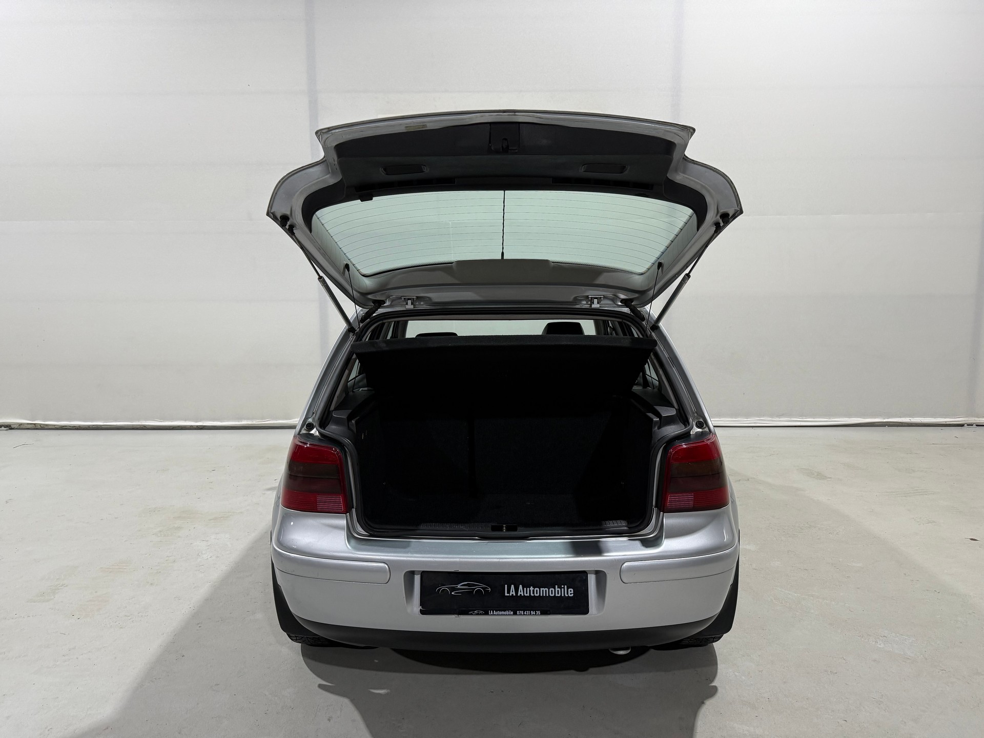 VW Golf 1.9 TDI PD Highline-image-10