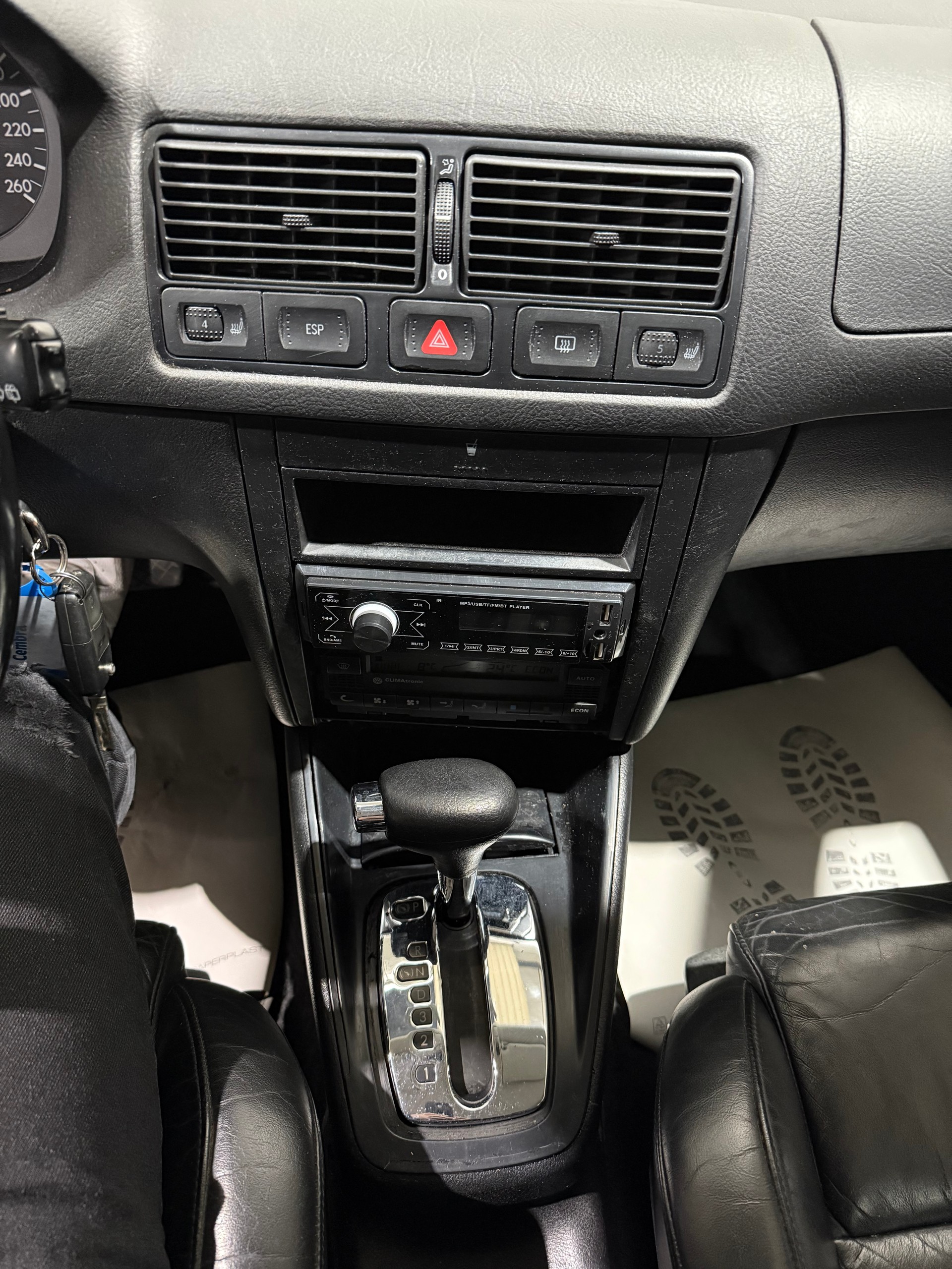 VW Golf 1.9 TDI PD Highline-image-14