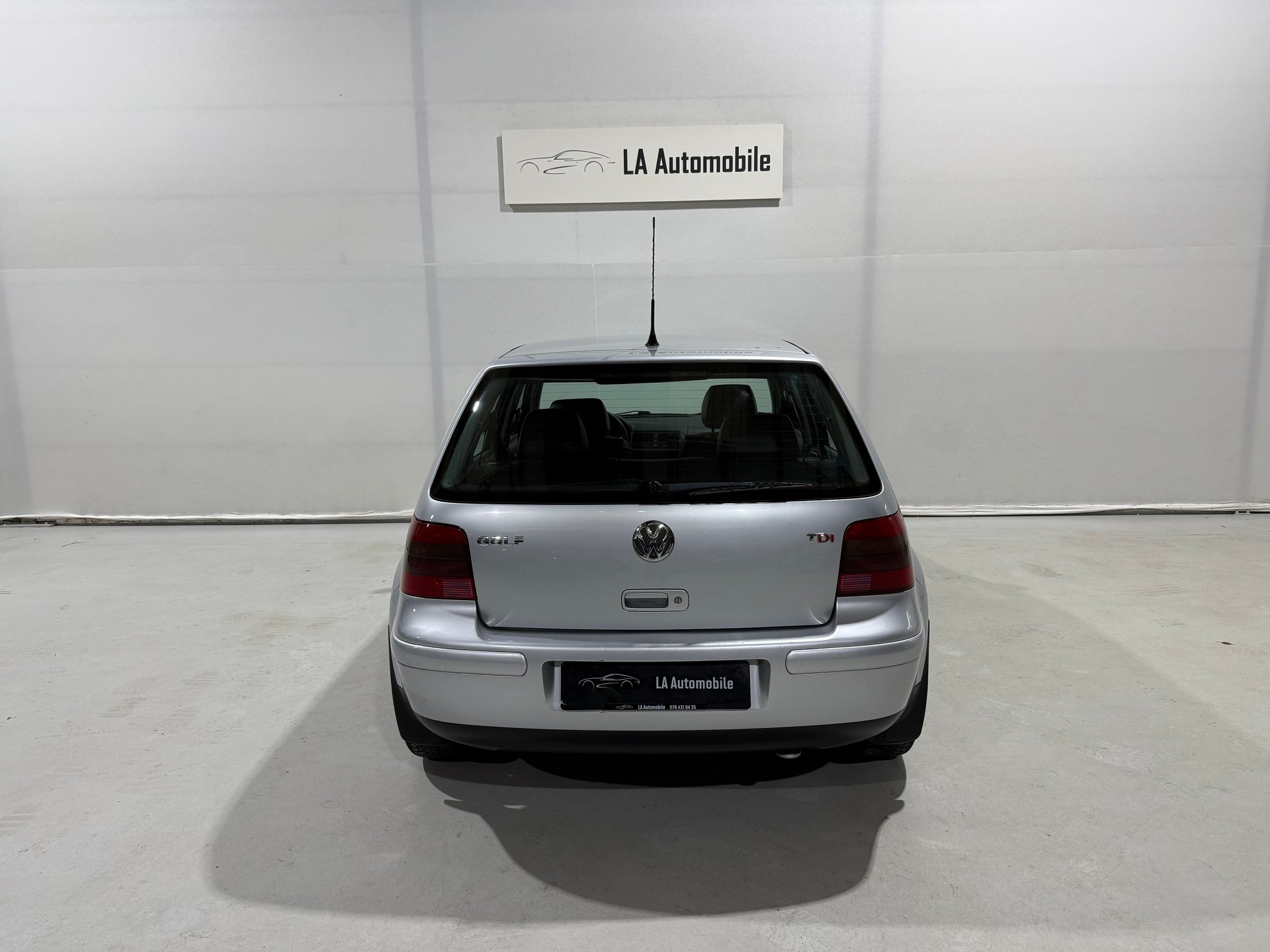 VW Golf 1.9 TDI PD Highline-image-7