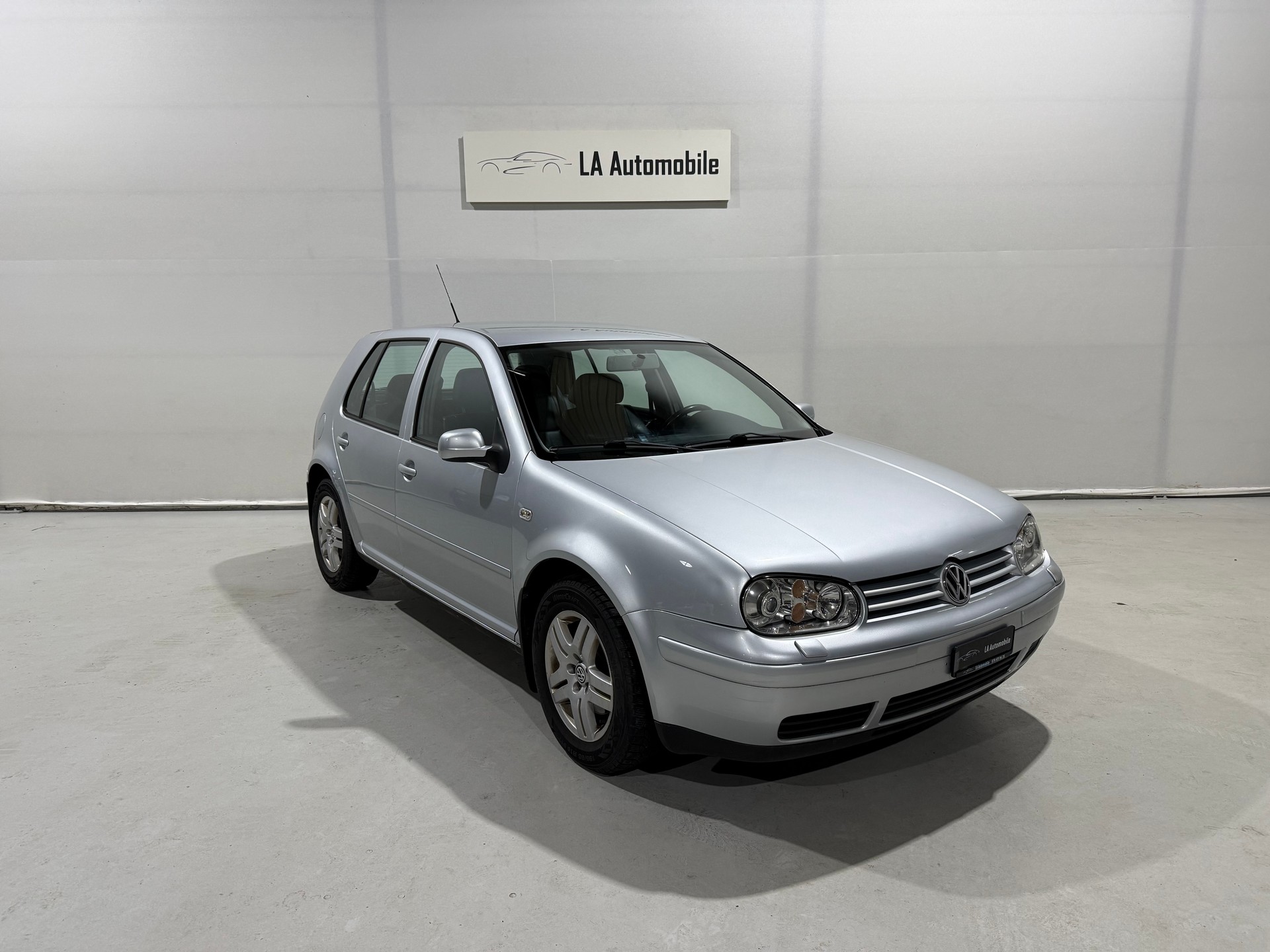 VW Golf 1.9 TDI PD Highline-image-4