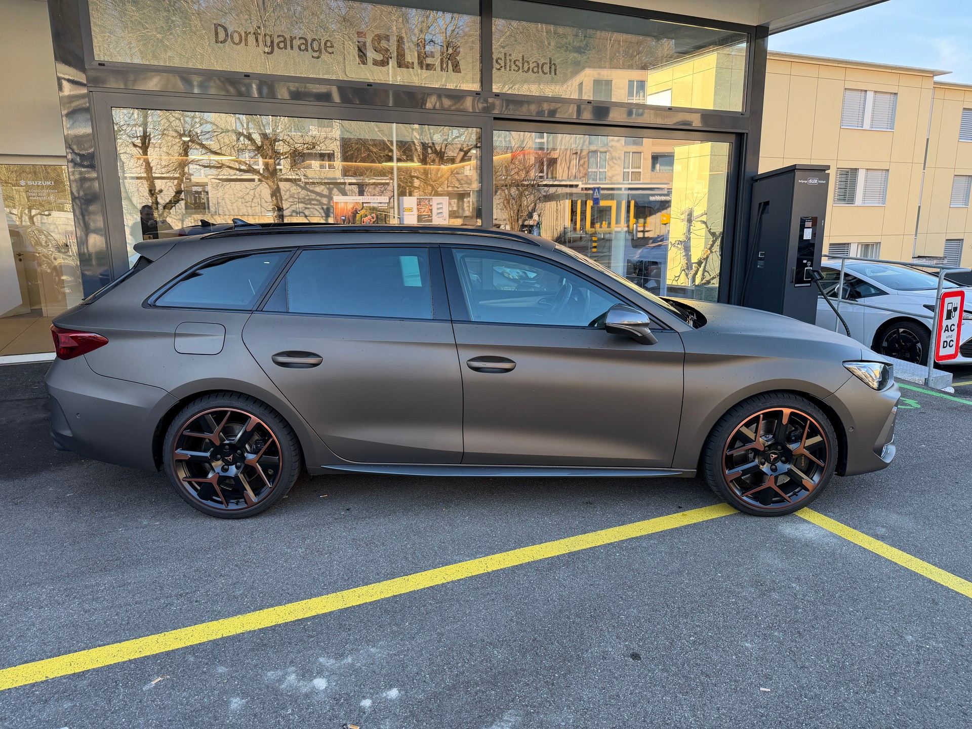 CUPRA LEON ST 2.0 TSI VZ DSG 4Drive-image-1