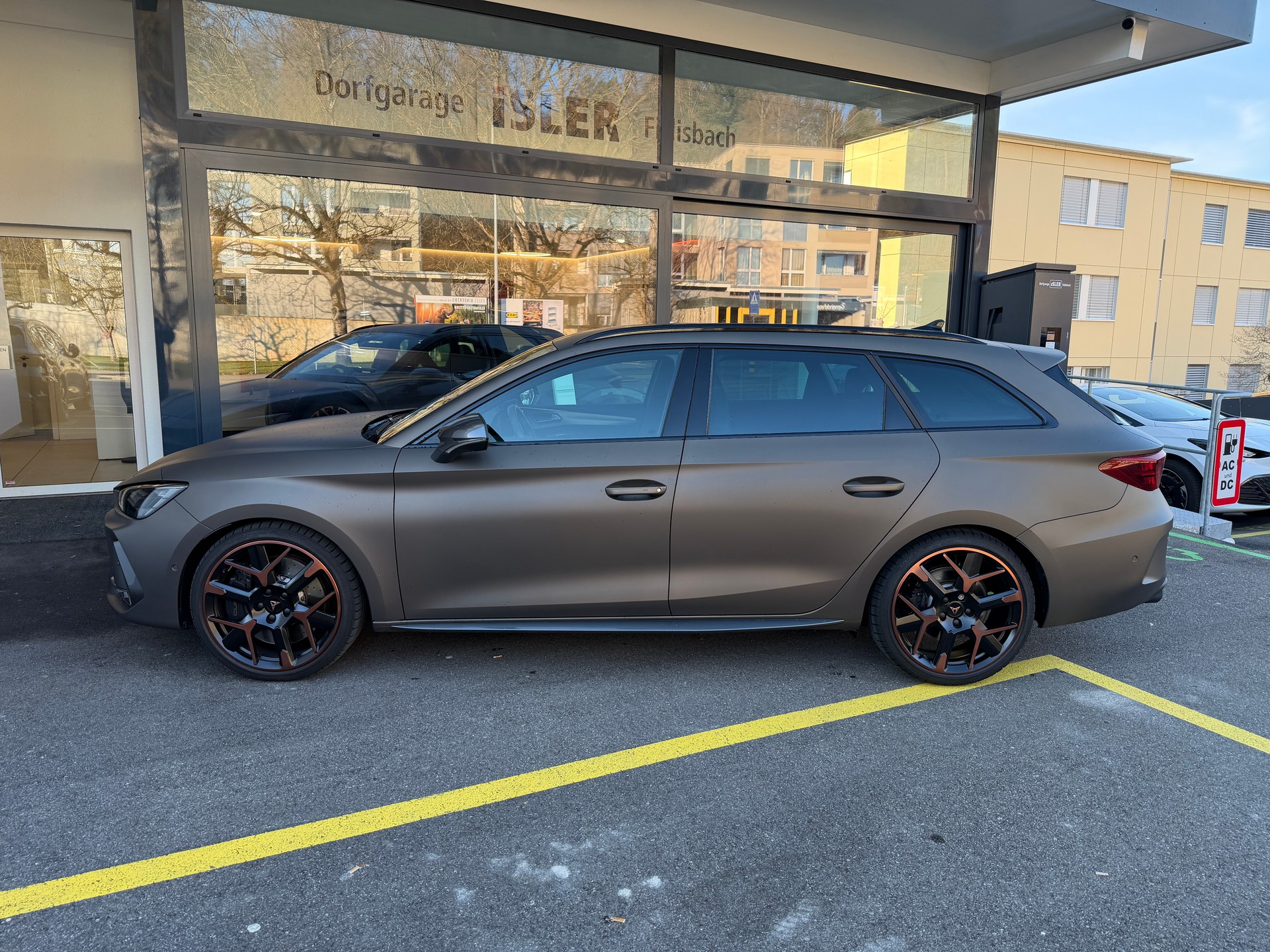 CUPRA LEON ST 2.0 TSI VZ DSG 4Drive-image-4