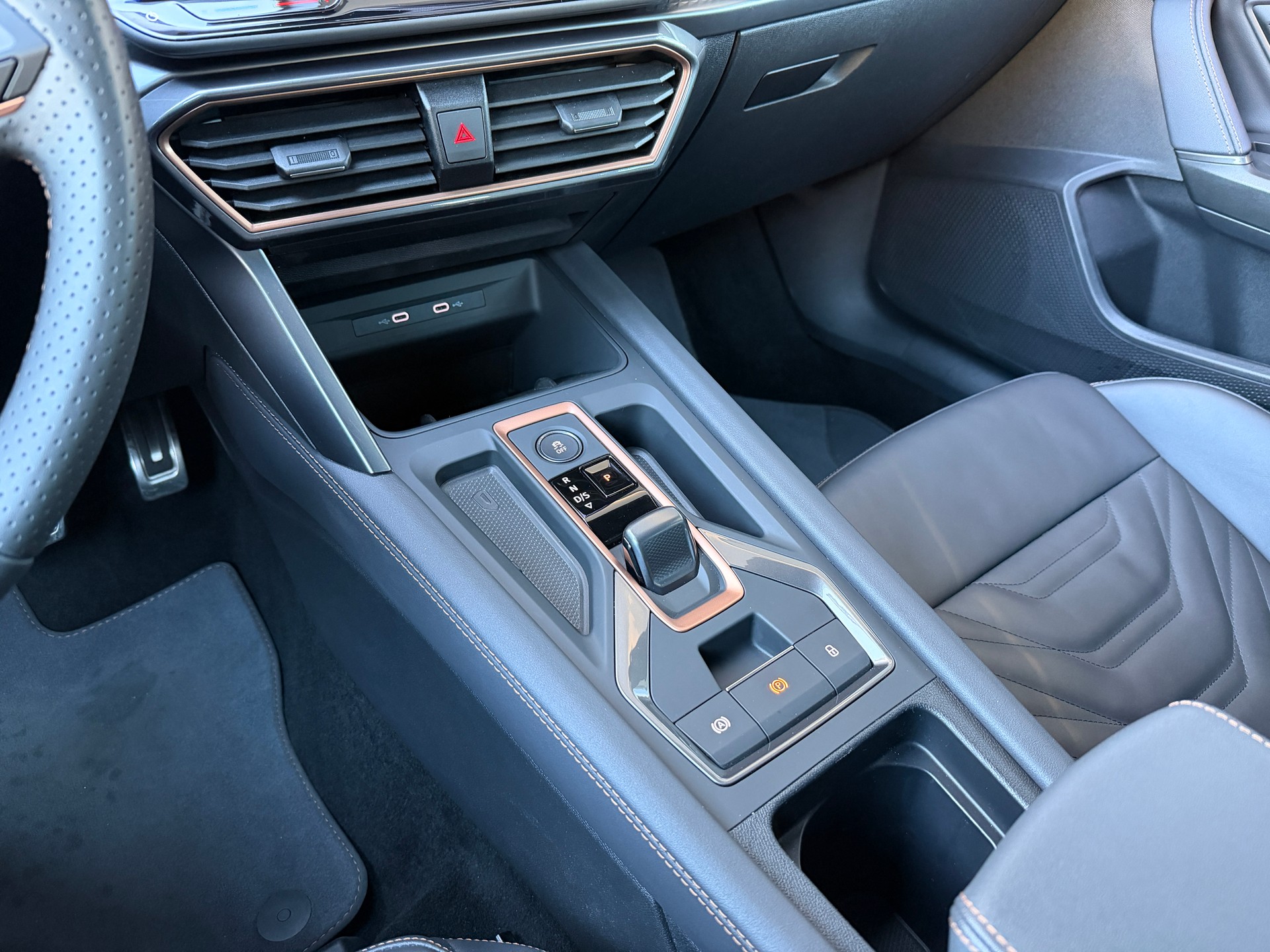CUPRA LEON ST 2.0 TSI VZ DSG 4Drive-image-15