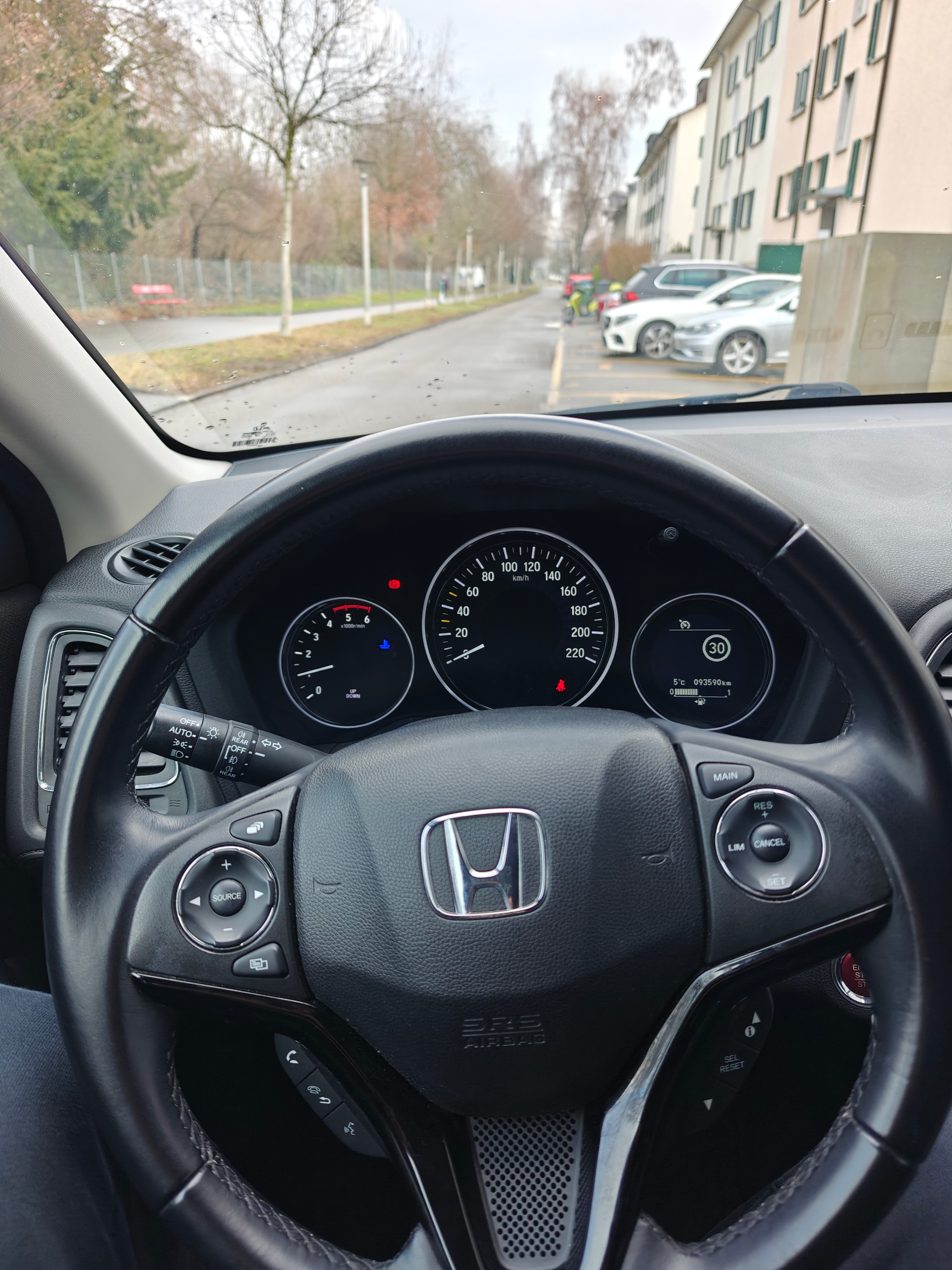 HONDA HR-V 1.6i-DTEC Executive-image-6