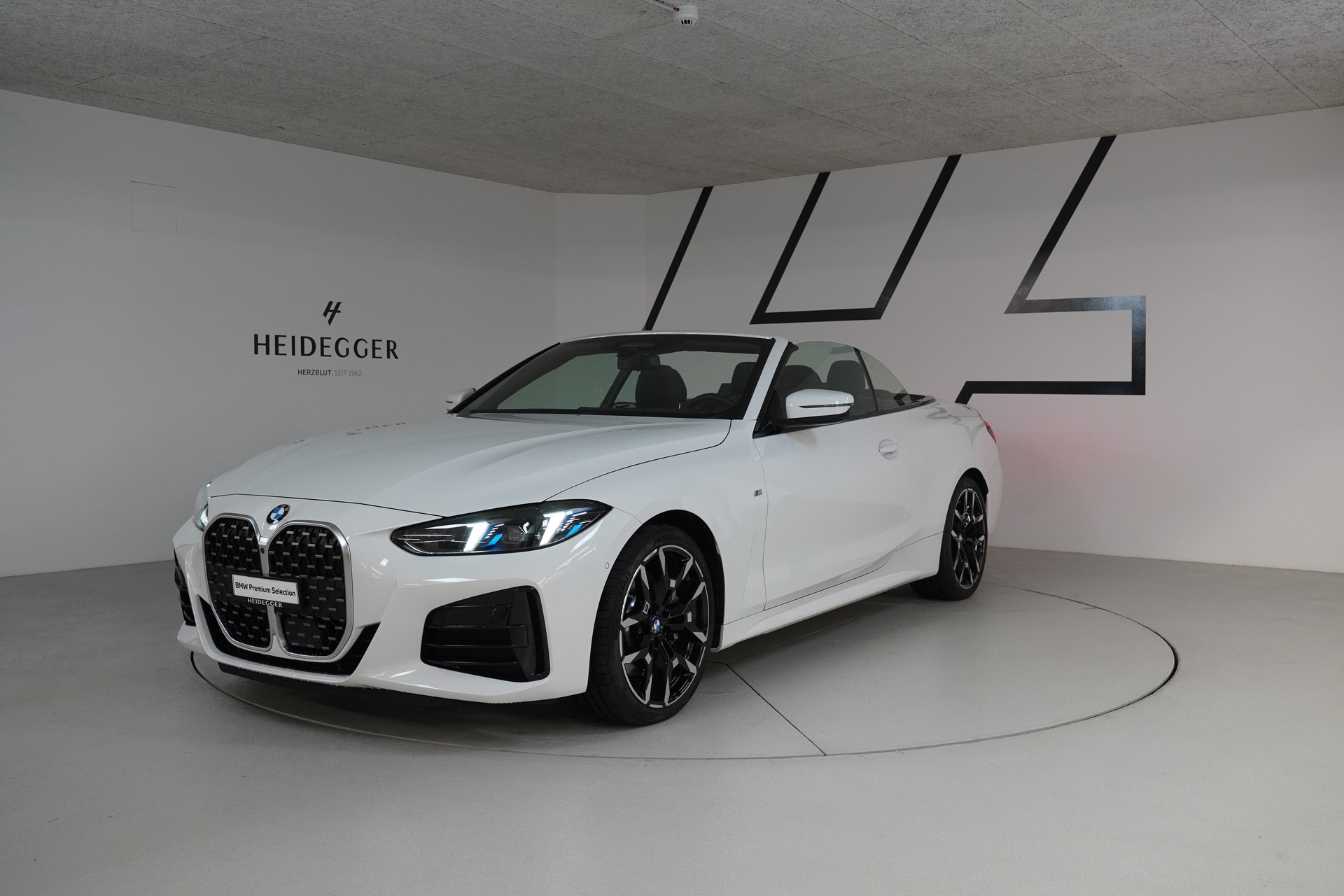 BMW 430i xDrive Cabriolet M Sport Steptronic-image-10