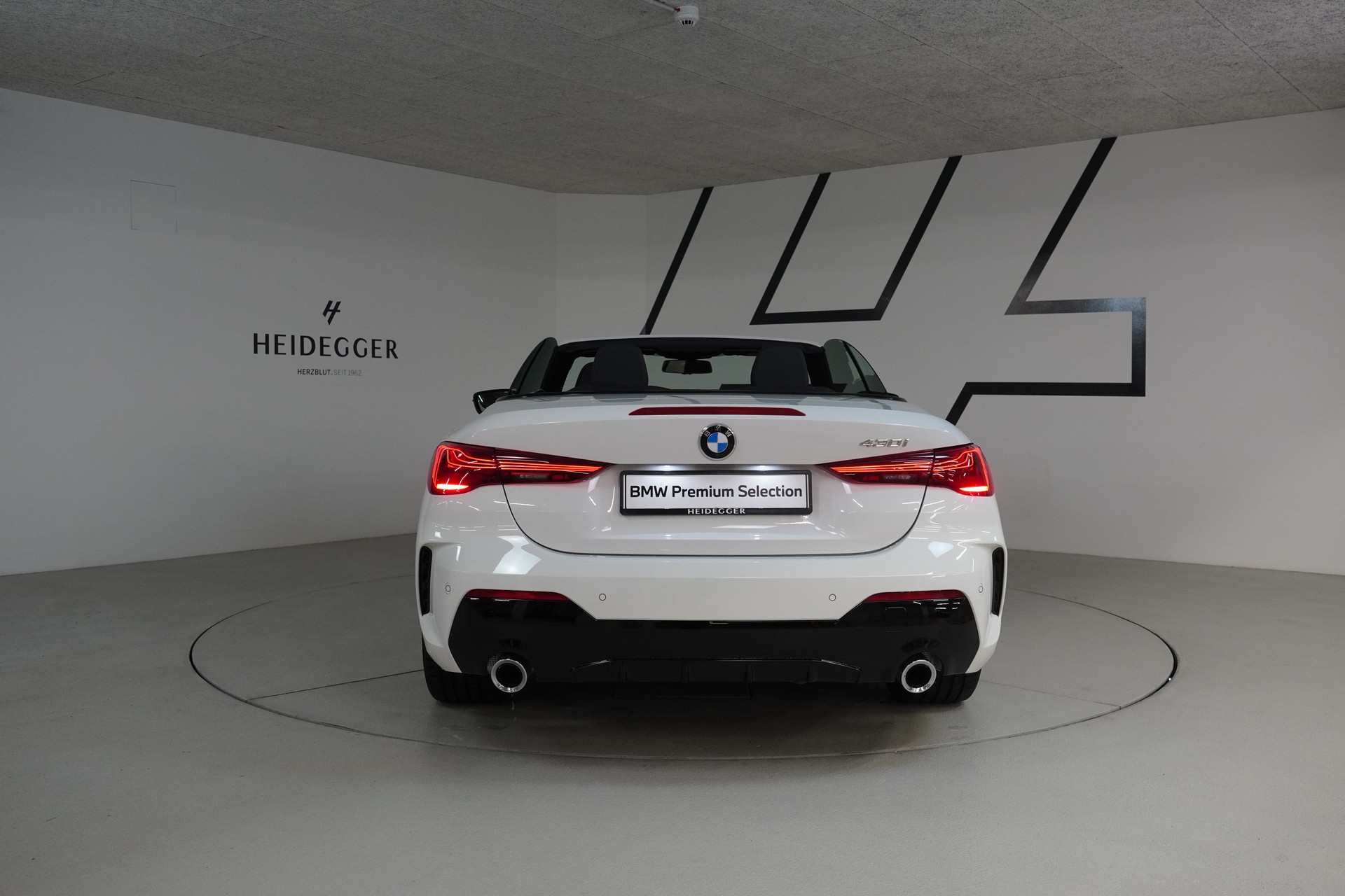 BMW 430i xDrive Cabriolet M Sport Steptronic-image-13