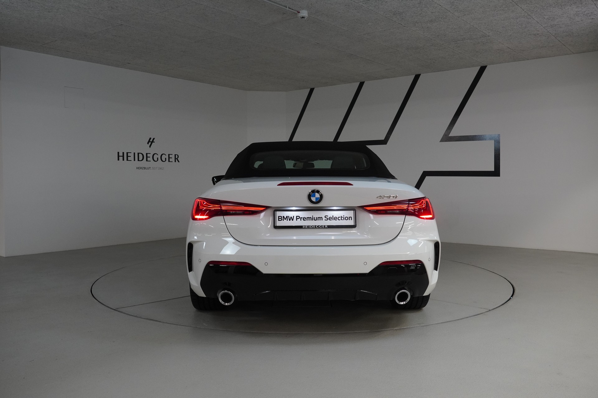 BMW 430i xDrive Cabriolet M Sport Steptronic-image-5