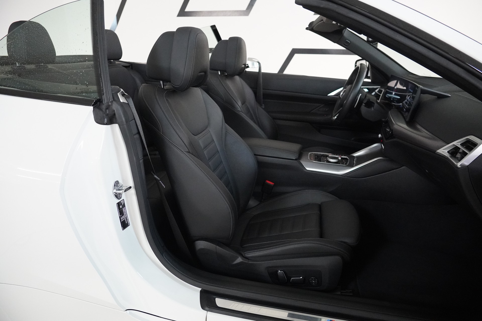 BMW 430i xDrive Cabriolet M Sport Steptronic-image-22