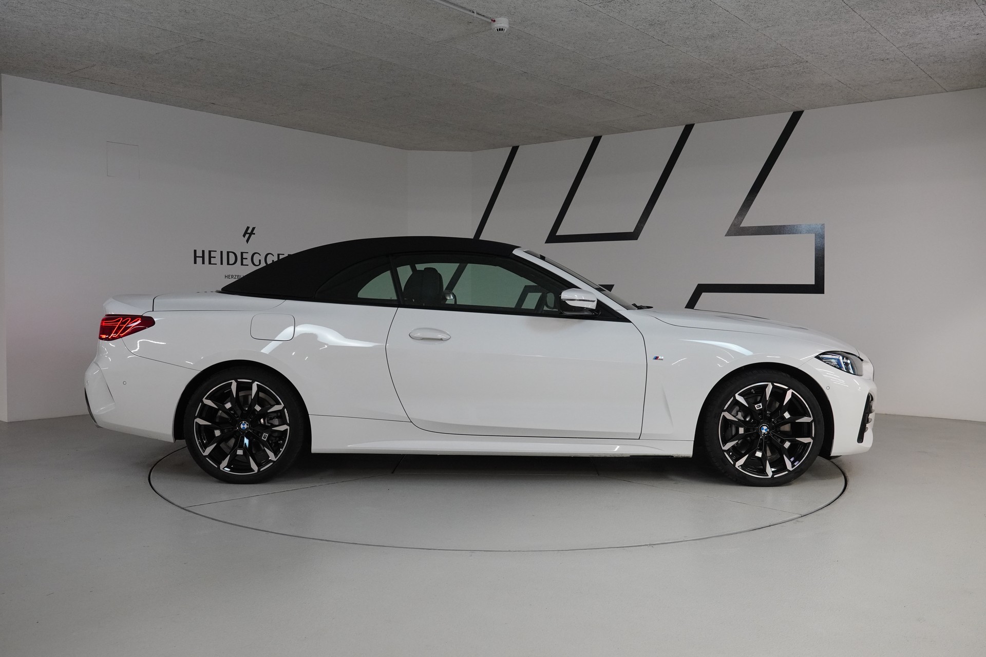 BMW 430i xDrive Cabriolet M Sport Steptronic-image-7