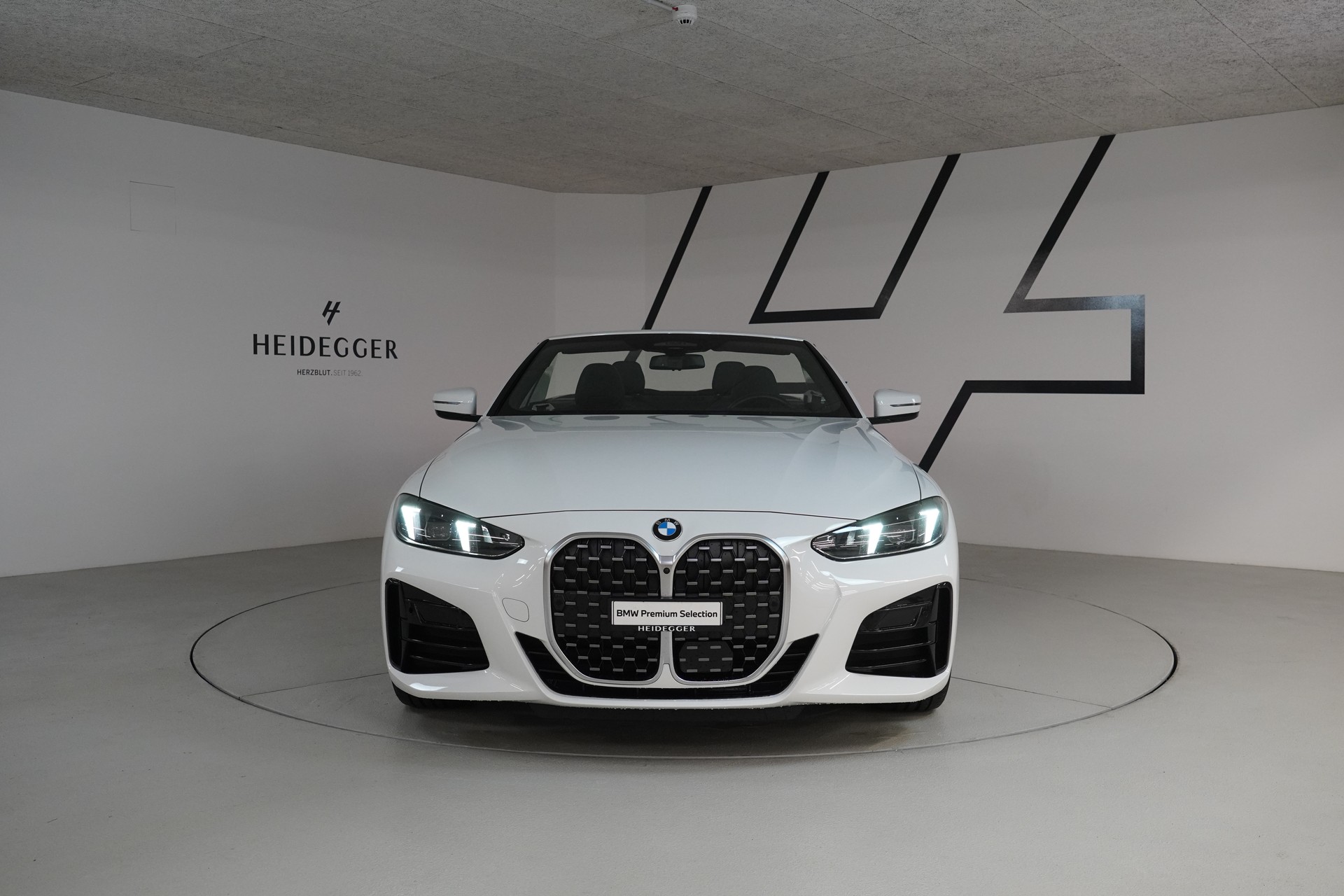 BMW 430i xDrive Cabriolet M Sport Steptronic-image-9