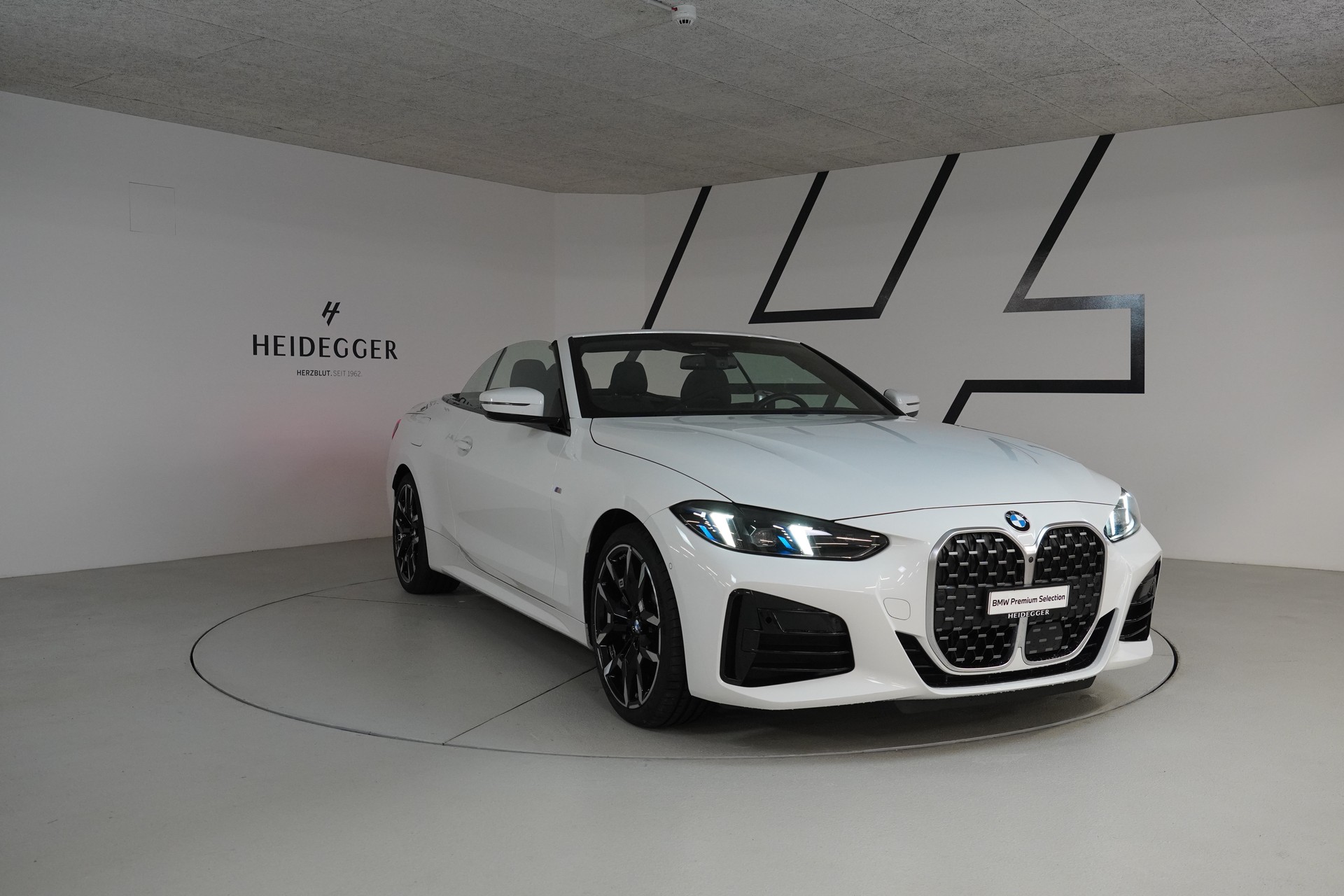 BMW 430i xDrive Cabriolet M Sport Steptronic-image-8