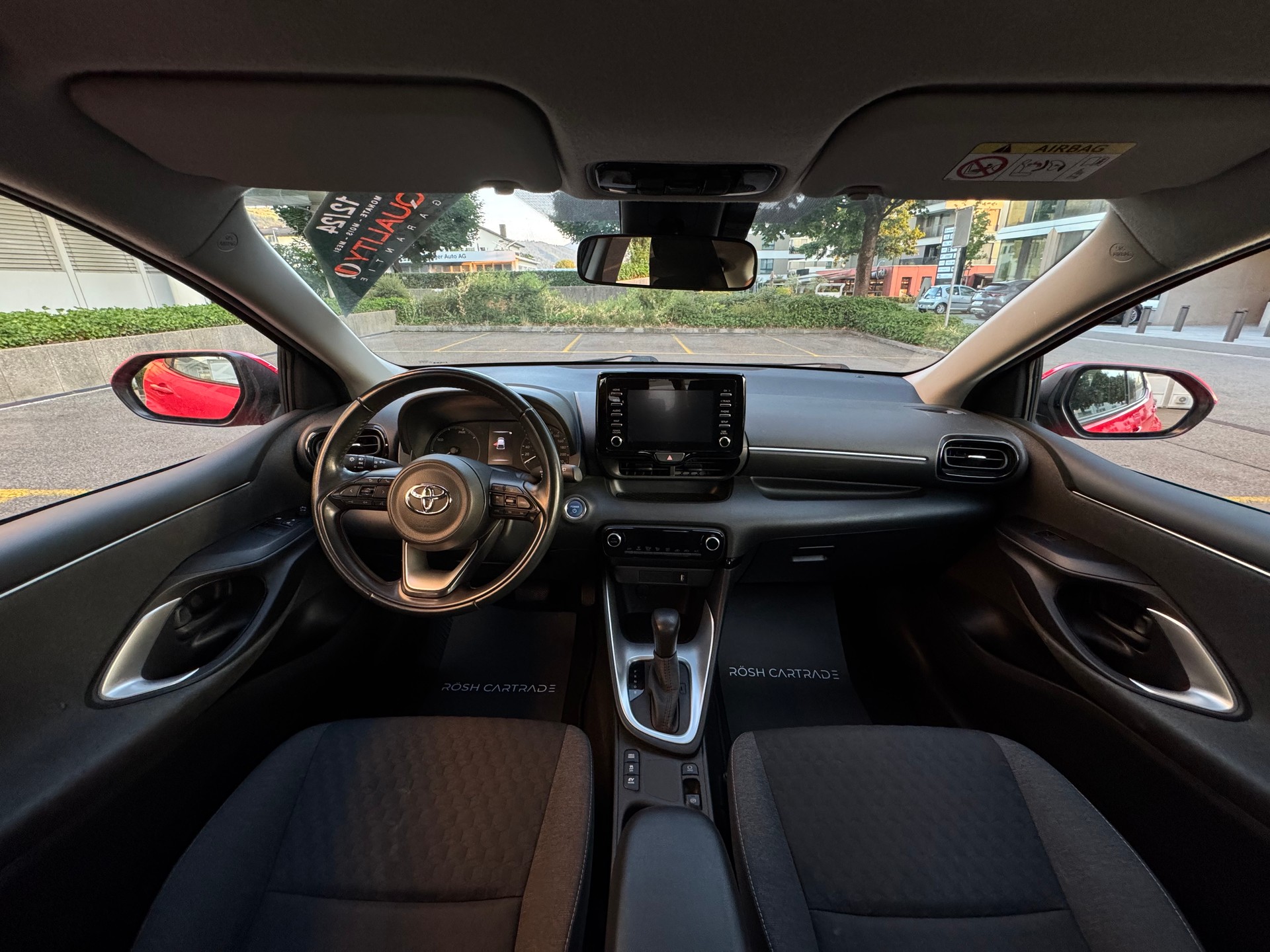 TOYOTA Yaris 1.5 Comfort e-CVT-image-10