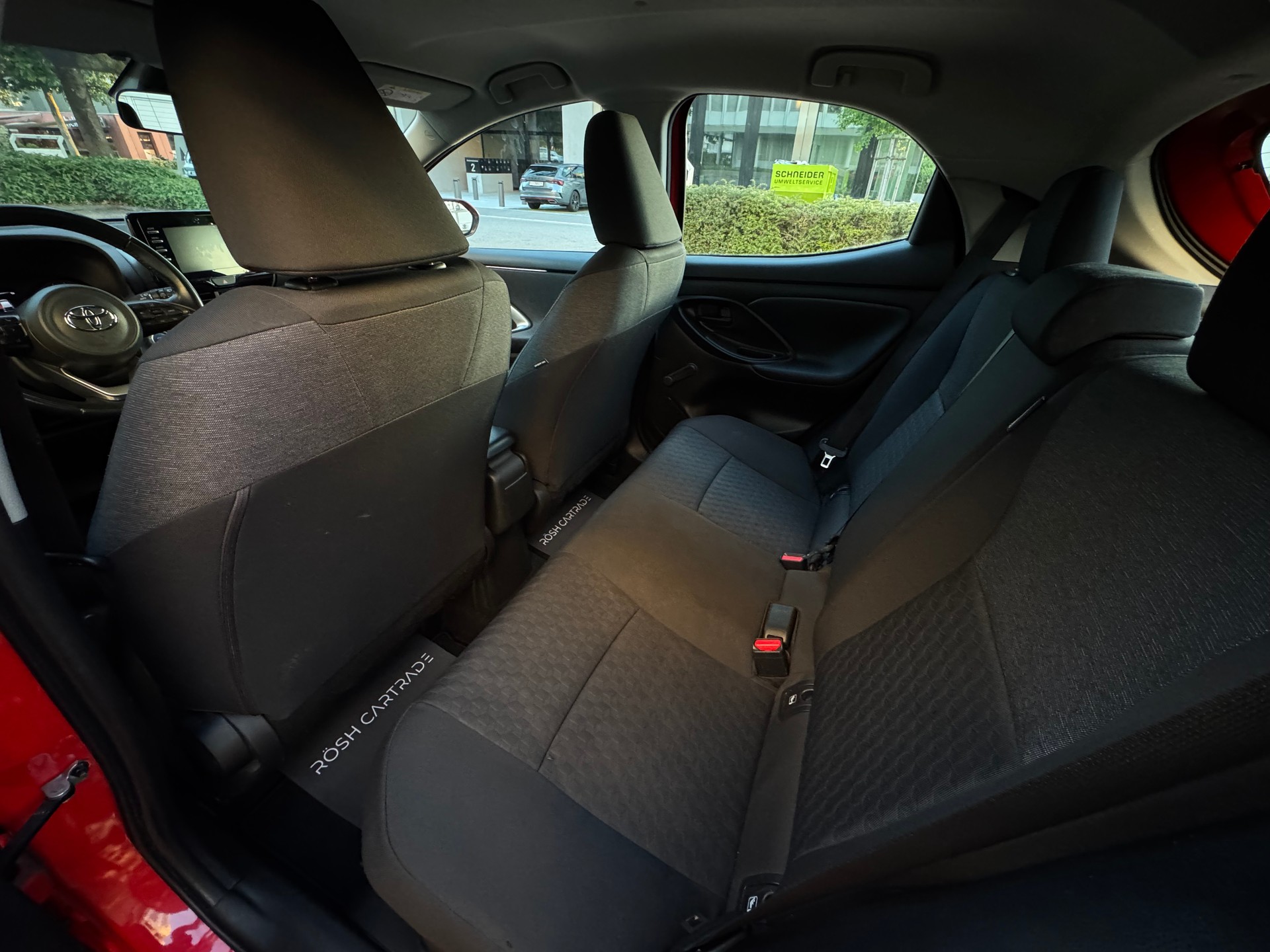 TOYOTA Yaris 1.5 Comfort e-CVT-image-9