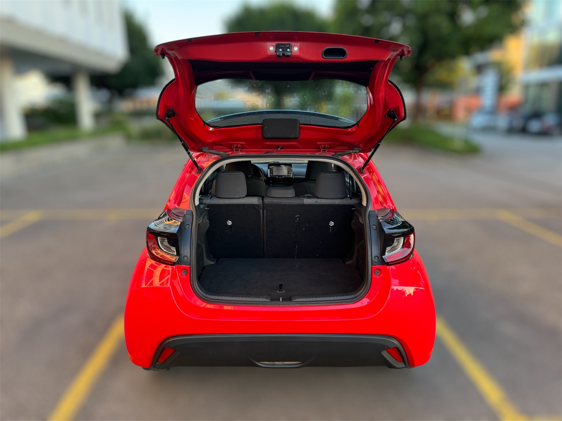 TOYOTA Yaris 1.5 Comfort e-CVT-image-5