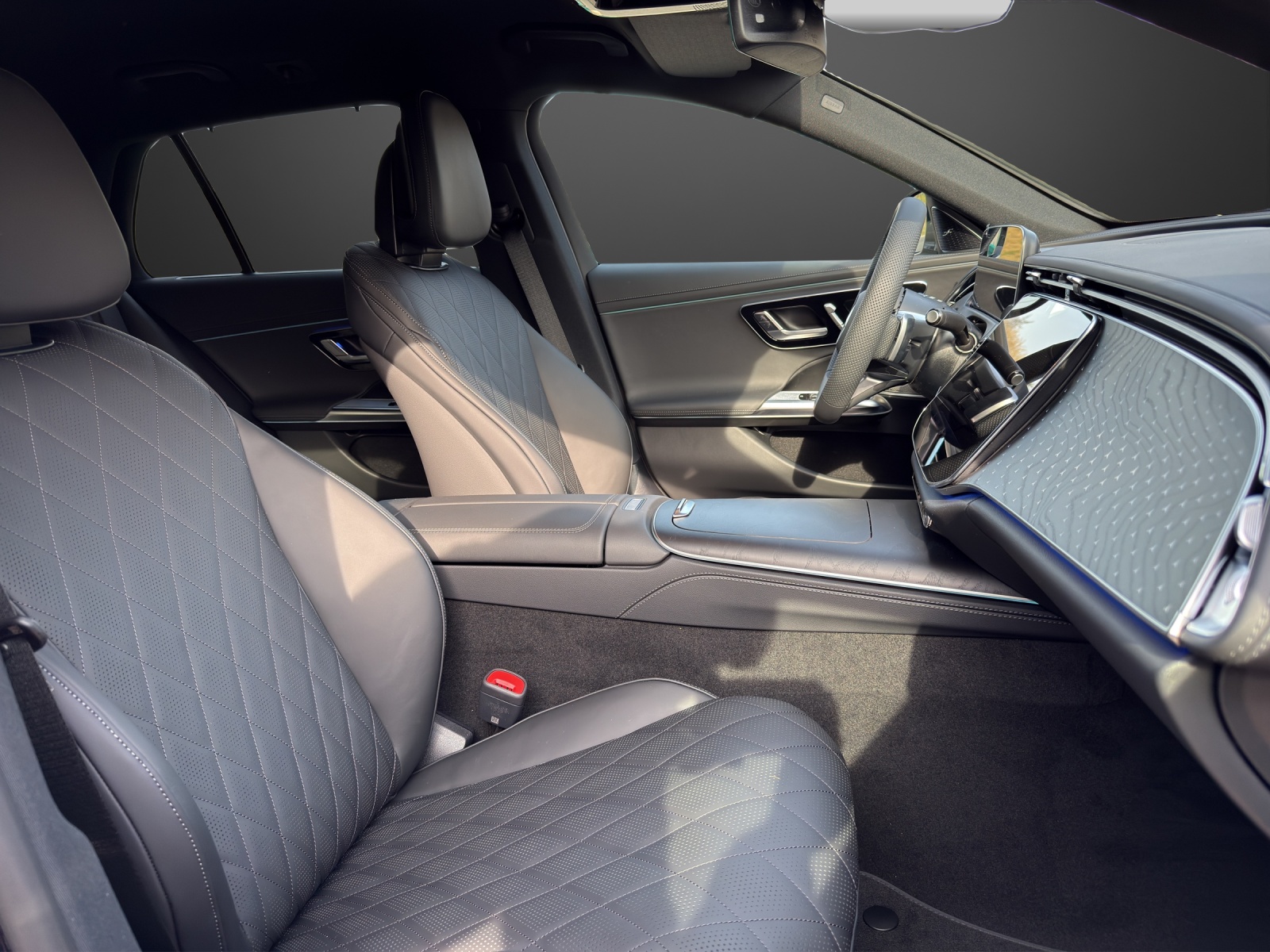 MERCEDES-BENZ E 300 de T 4Matic EQ Hybrid 9G-Tronic-image-11