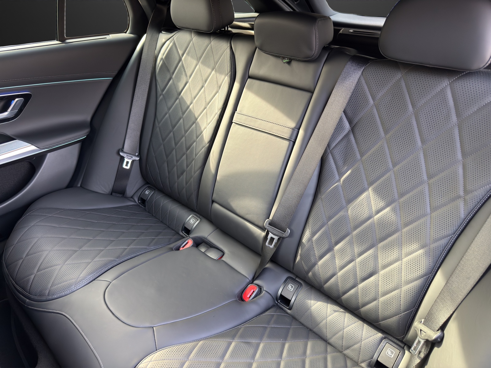 MERCEDES-BENZ E 300 de T 4Matic EQ Hybrid 9G-Tronic-image-14