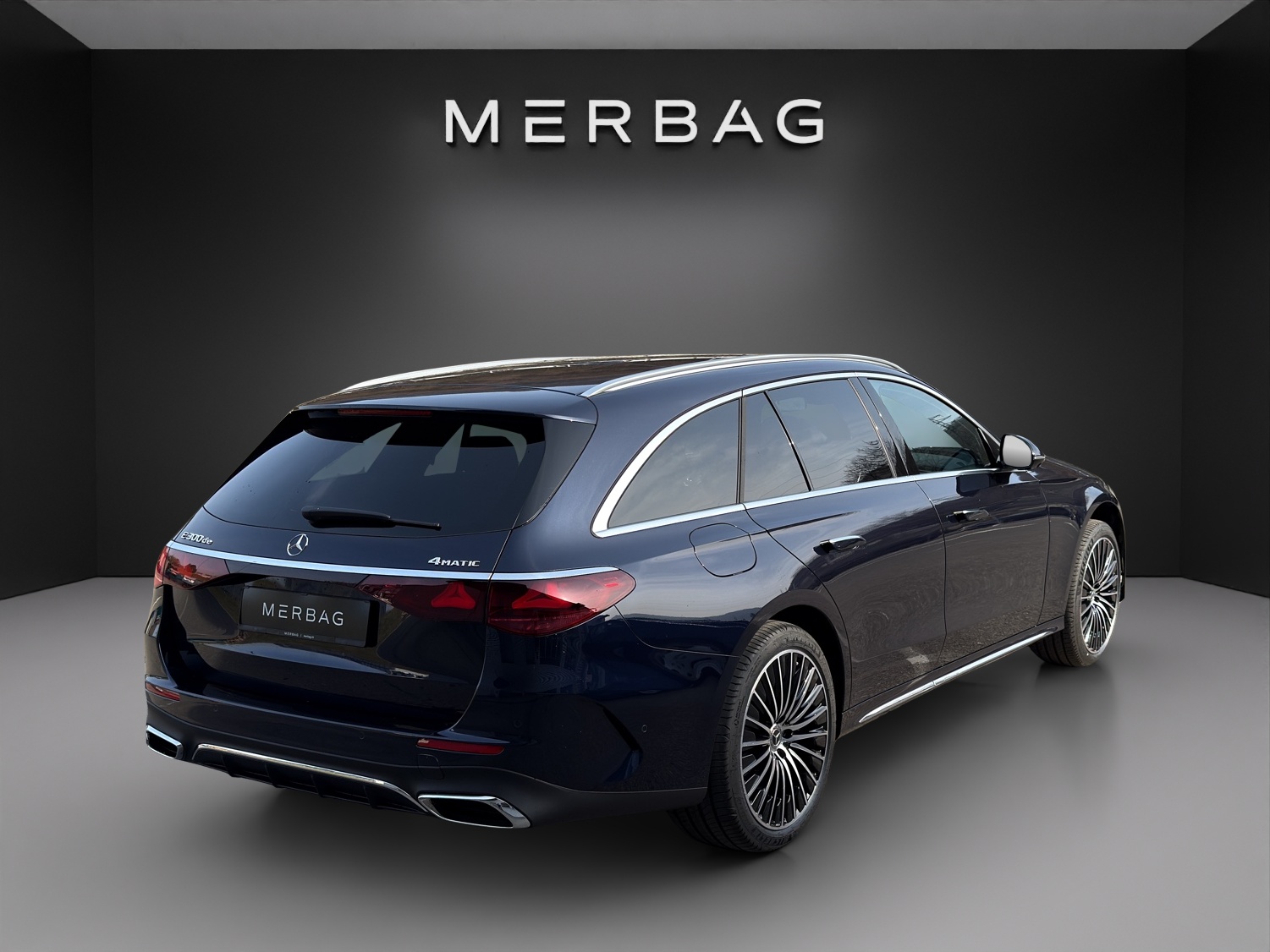 MERCEDES-BENZ E 300 de T 4Matic EQ Hybrid 9G-Tronic-image-4