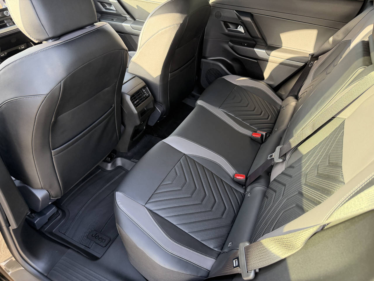 JEEP Compass 1.2 MHEV First Edition Convenience & Premium-image-5
