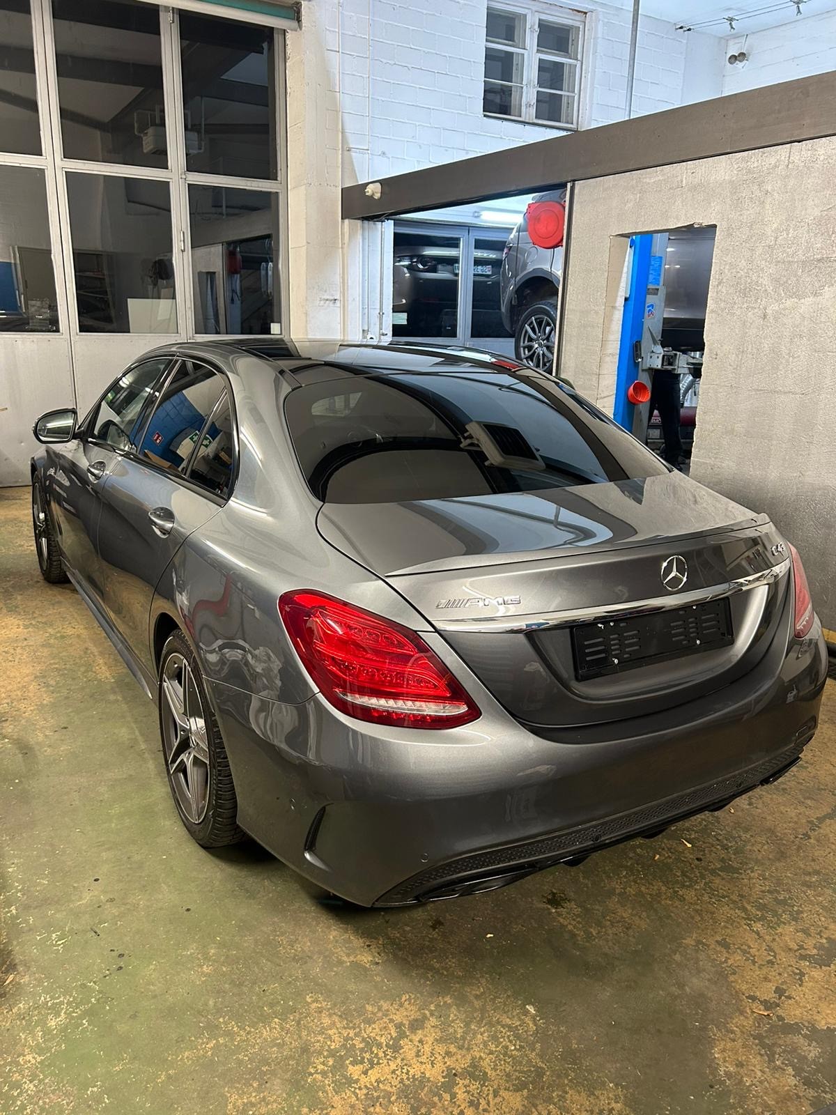 MERCEDES-BENZ C 43 AMG 4Matic 9G-Tronic-image-2