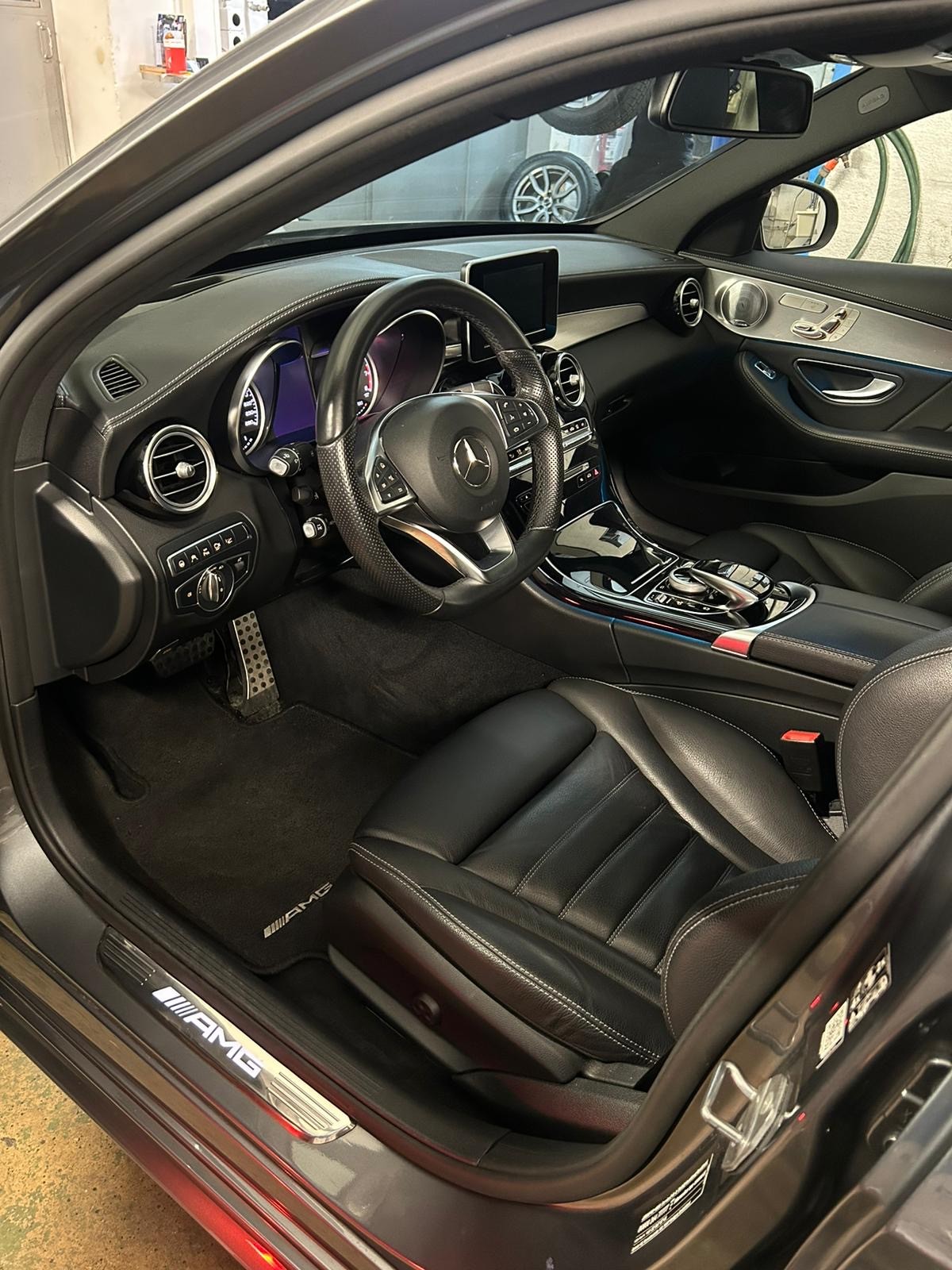 MERCEDES-BENZ C 43 AMG 4Matic 9G-Tronic-image-5