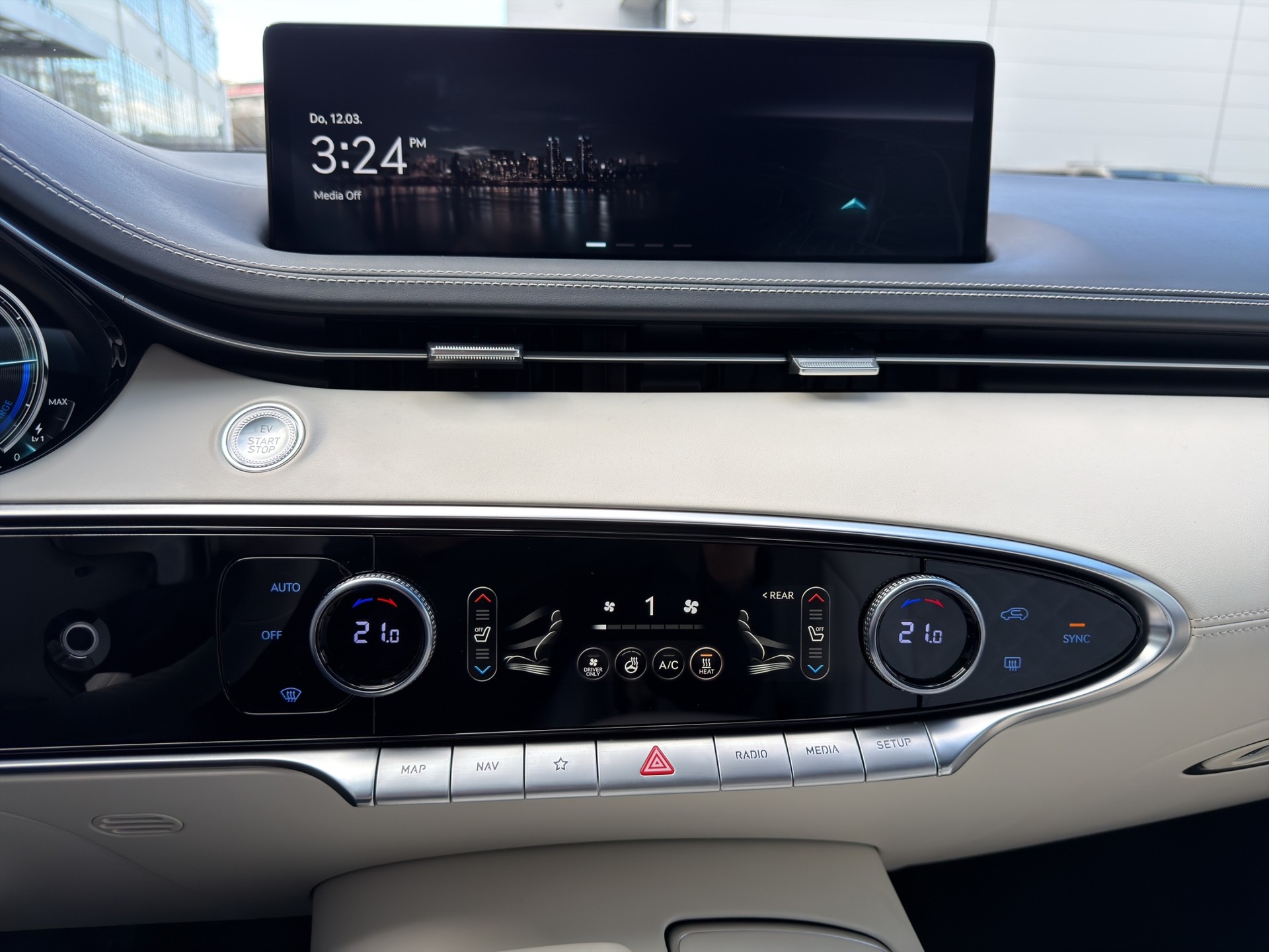 GENESIS GV70 Dual Motor Sport AWD-image-9