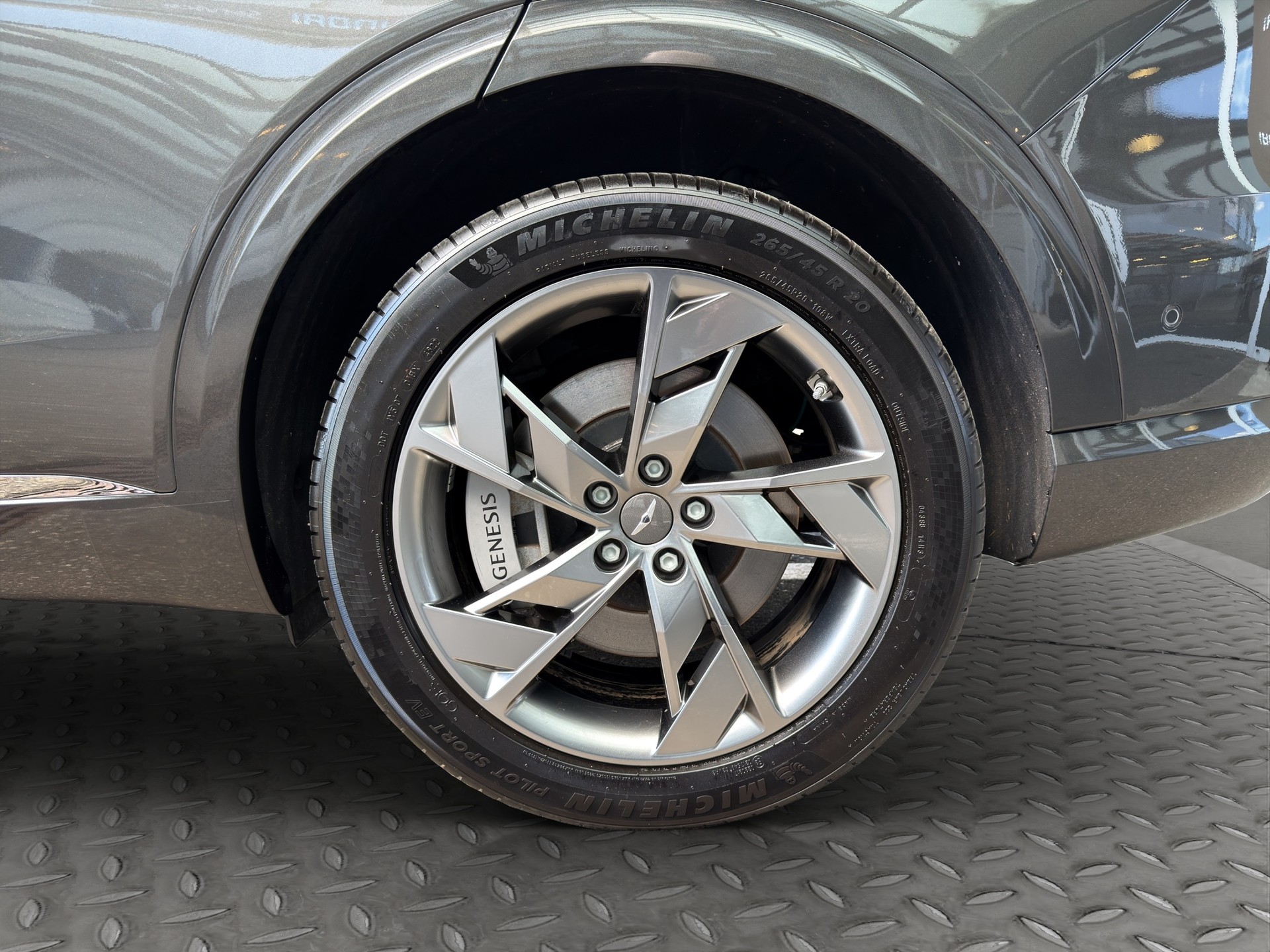 GENESIS GV70 Dual Motor Sport AWD-image-5
