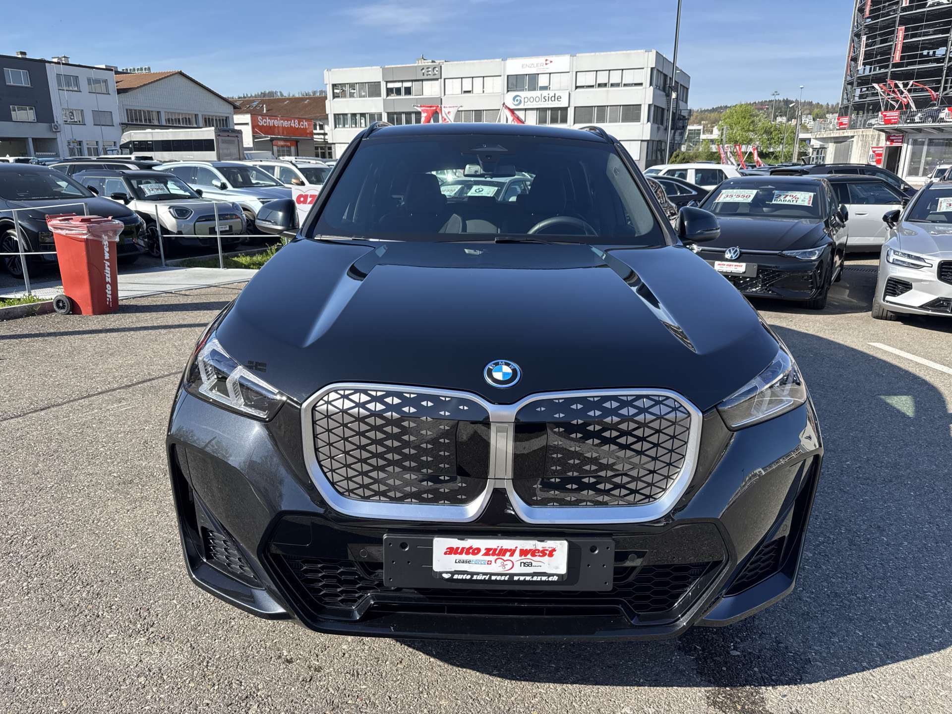 BMW iX1 xDrive 30 M Sport 306PS Automat-image-13