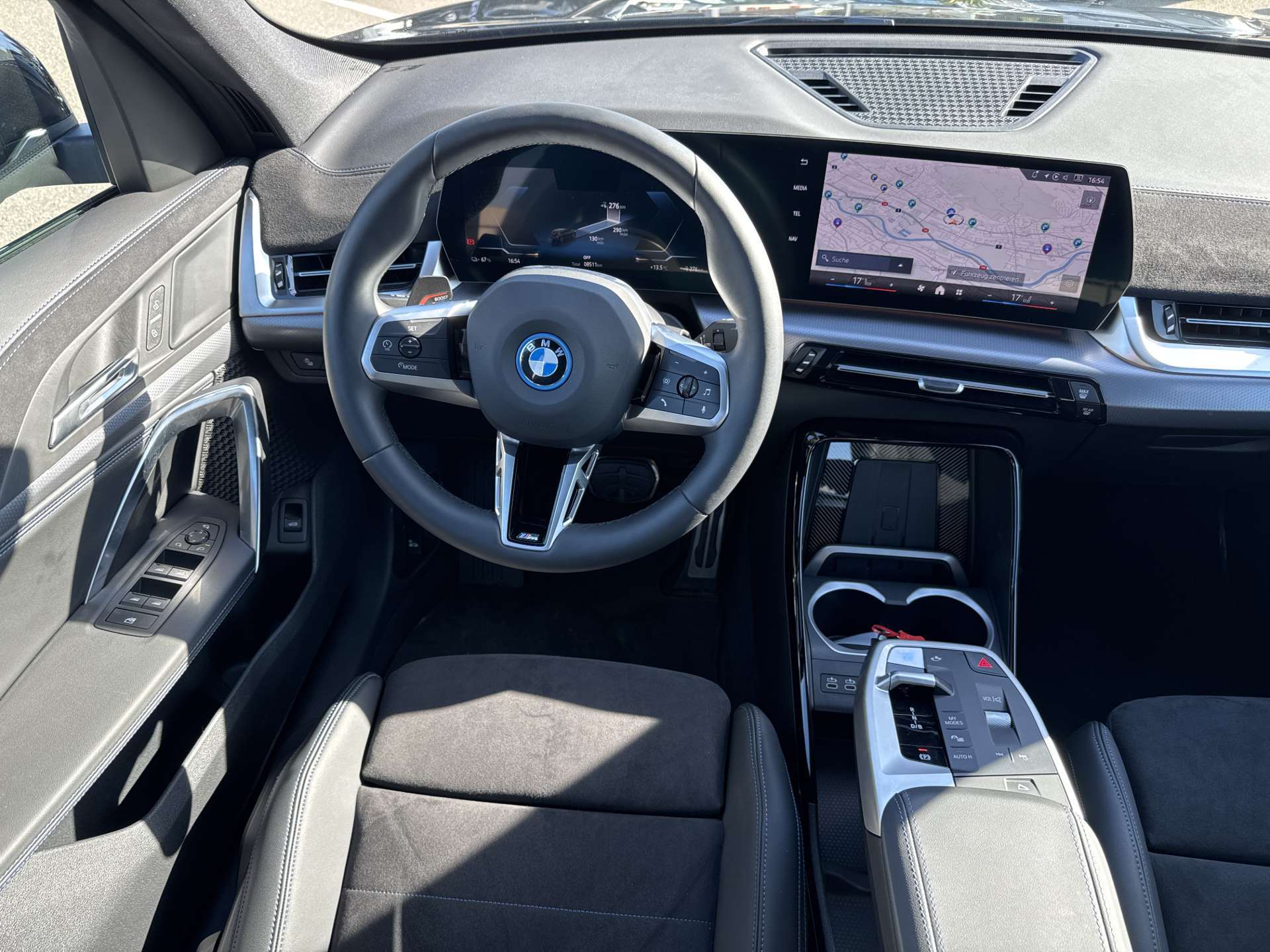 BMW iX1 xDrive 30 M Sport 306PS Automat-image-4
