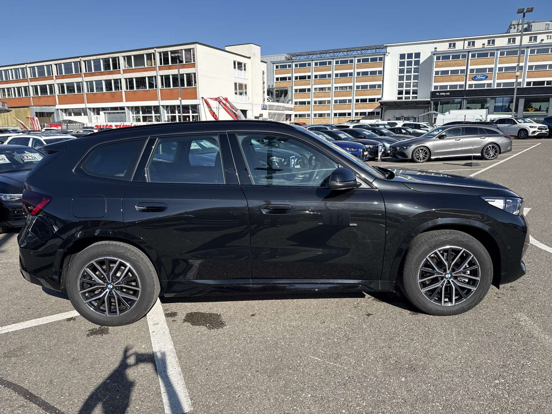 BMW iX1 xDrive 30 M Sport 306PS Automat-image-10
