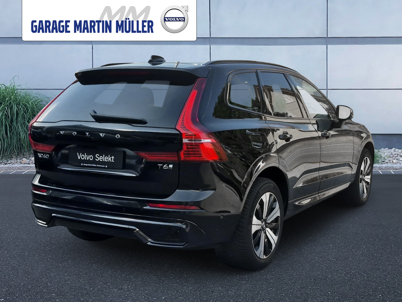 VOLVO XC60 2.0 T6 TE Plus Dark eAWD-image-4
