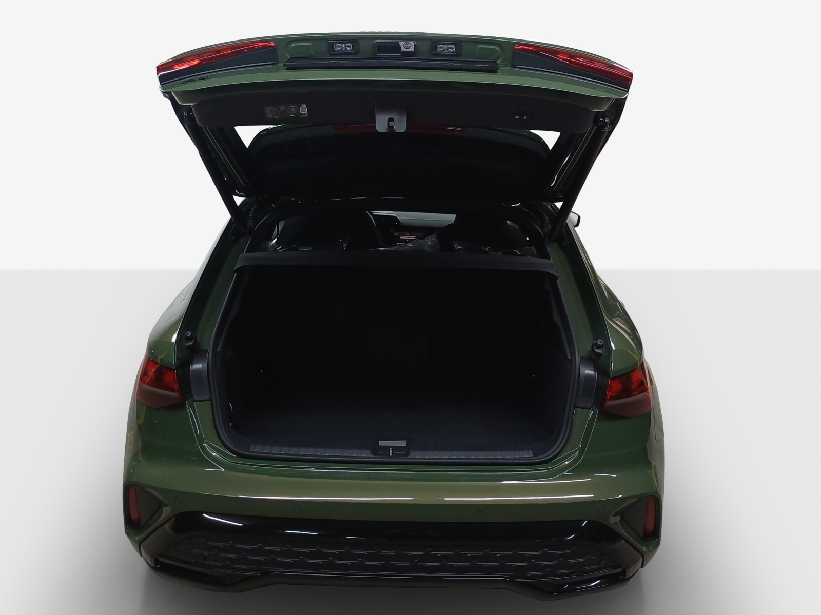AUDI A3 Sportback TFSI 110 kW S line Attraction S tronic-image-12