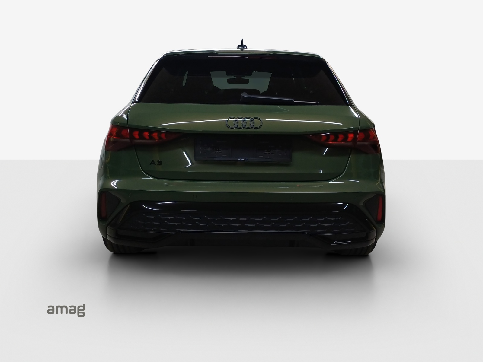 AUDI A3 Sportback TFSI 110 kW S line Attraction S tronic-image-3